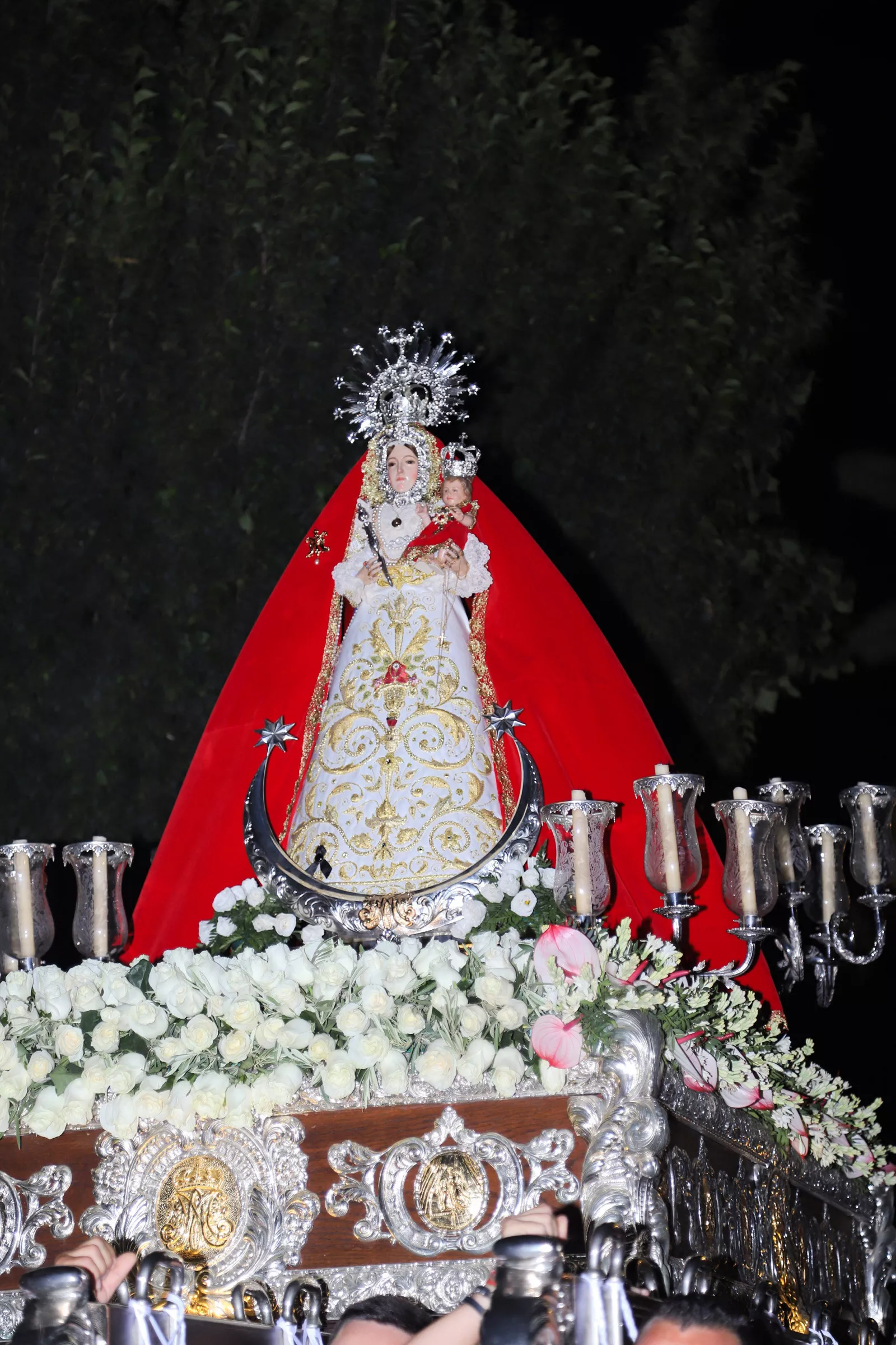 Procesión Ntra. Sra. de los Remedios en Las Navas. Foto: Ainhoa Pino Fotografía Procesión Ntra. Sra. de los Remedios en Las Navas. Foto: Ainhoa Pino Fotografía