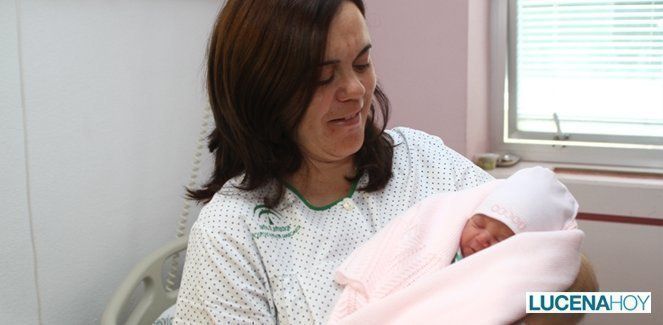  Araceli, una niña lucentina, es el primer bebe cordobés de 2014 