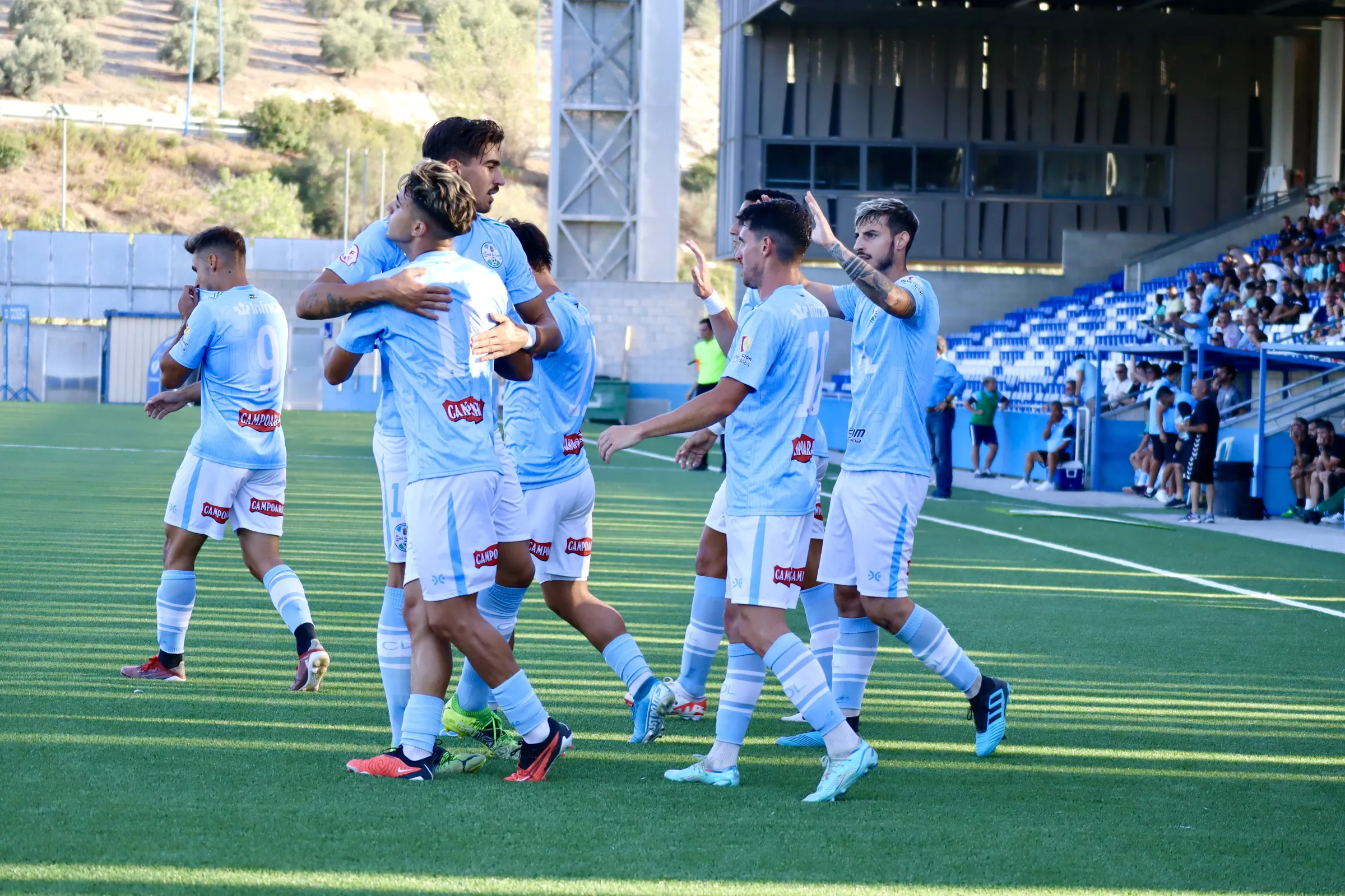 Celebración del primer gol de Juan Andrés para el CD Ciudad de Lucena