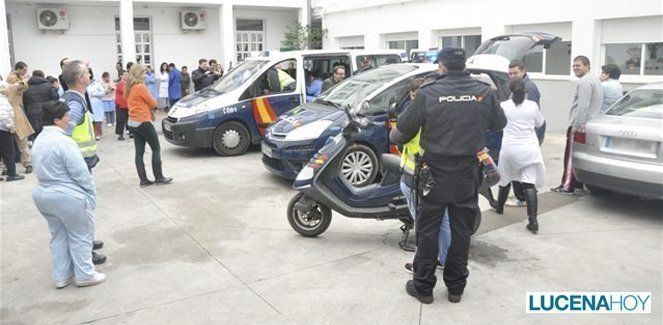  La Policía Nacional acerca su trabajo a los residentes de AMARA (fotos) 