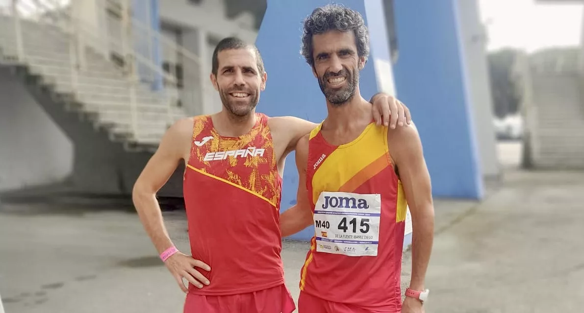 Diego de la Fuente, a la derecha de la imagen, durante el Campeonato de Europa Master al Aire Libre 2023