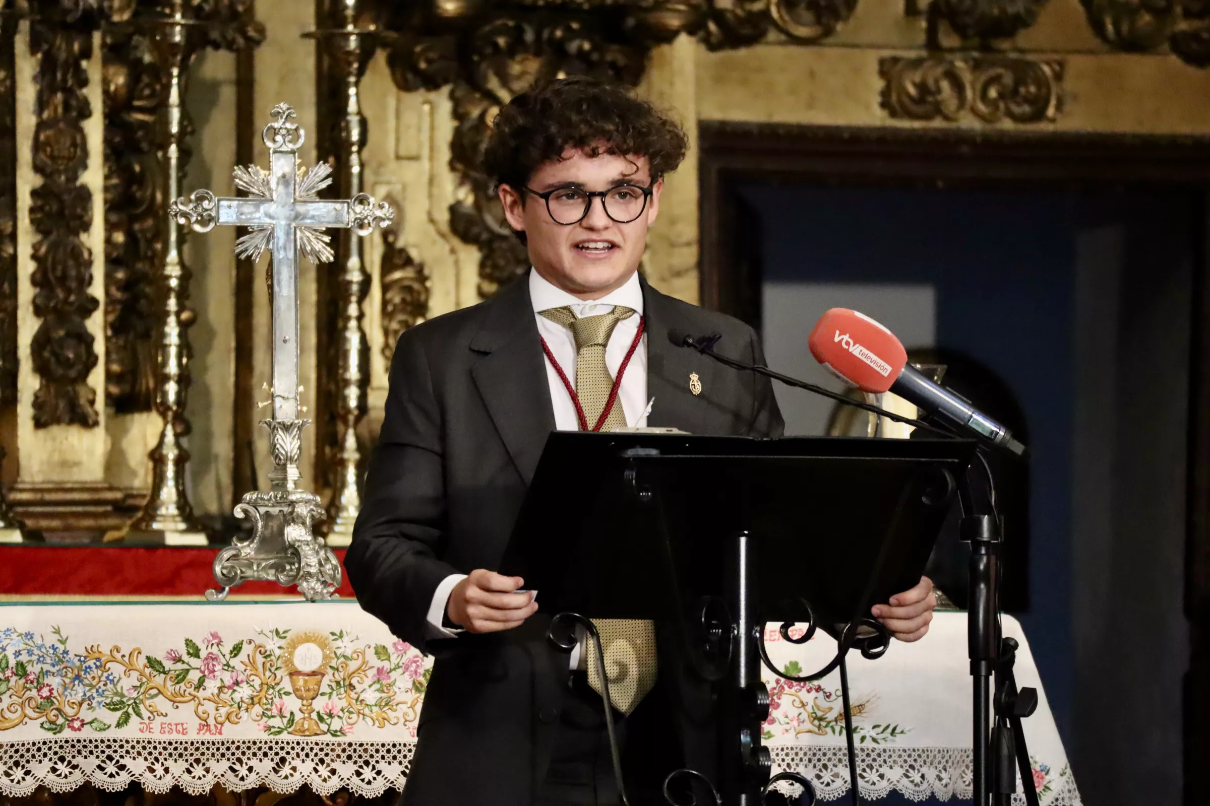 Presentación del cartel y el logotipo conmemorativos del Centenario Fundacional de la Cofradía de la Sangre y Mayor Dolor Presentación del cartel y el logotipo conmemorativos del Centenario Fundacional de la Cofradía de la Sangre y Mayor Dolor