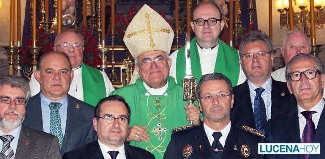  Puente Genil: La Cofradía de Jesús Nazareno recibe la Medalla de Oro de la villa 