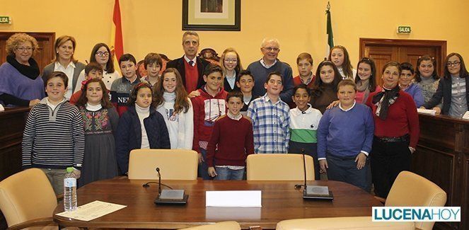  Alumnos de los distintos centros educativos escenifican un Pleno Municipal (fotos) 