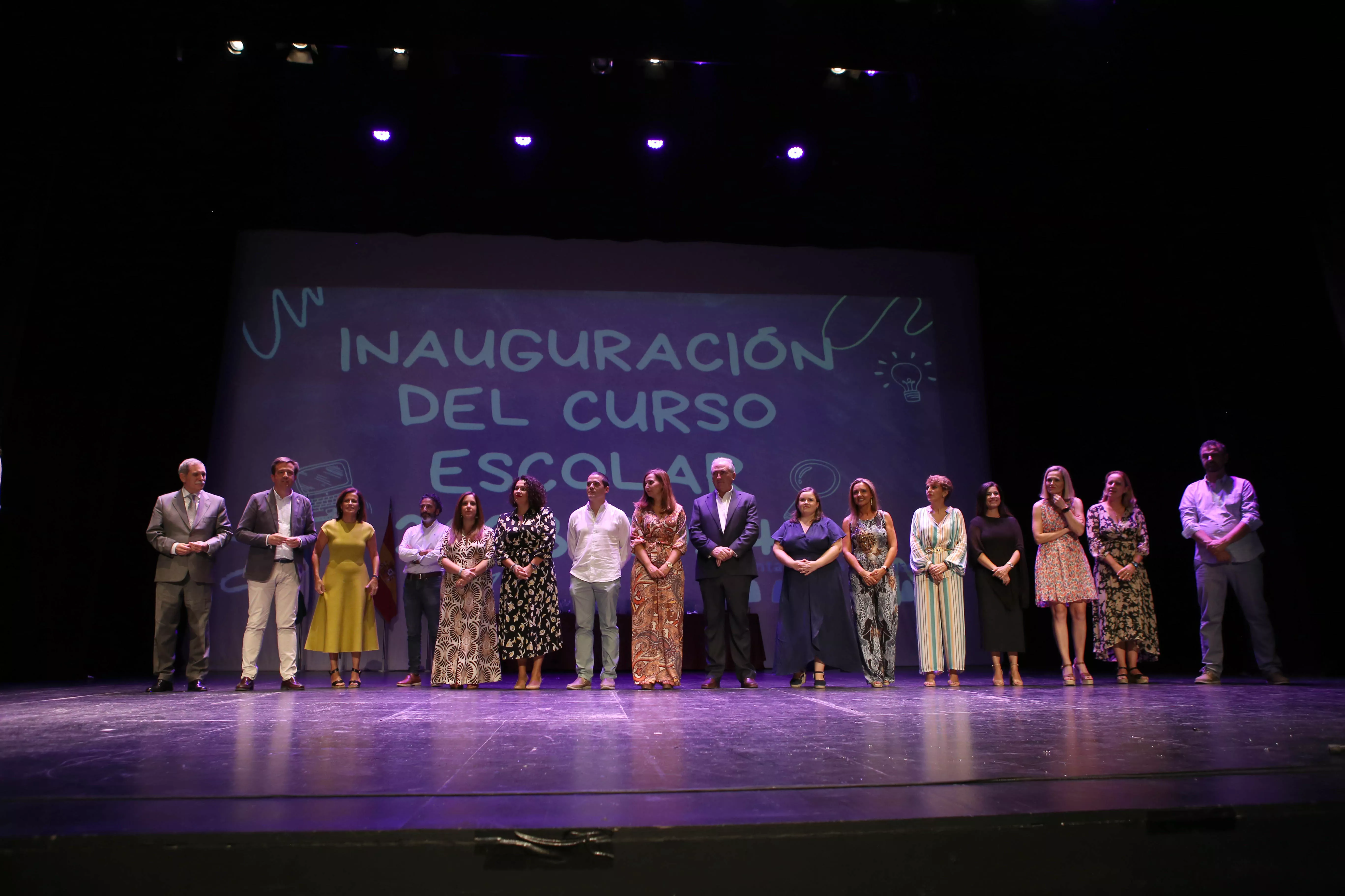 Reconocimiento a los docentes jubilados durante el acto de inauguración del curso escolar 2023-24