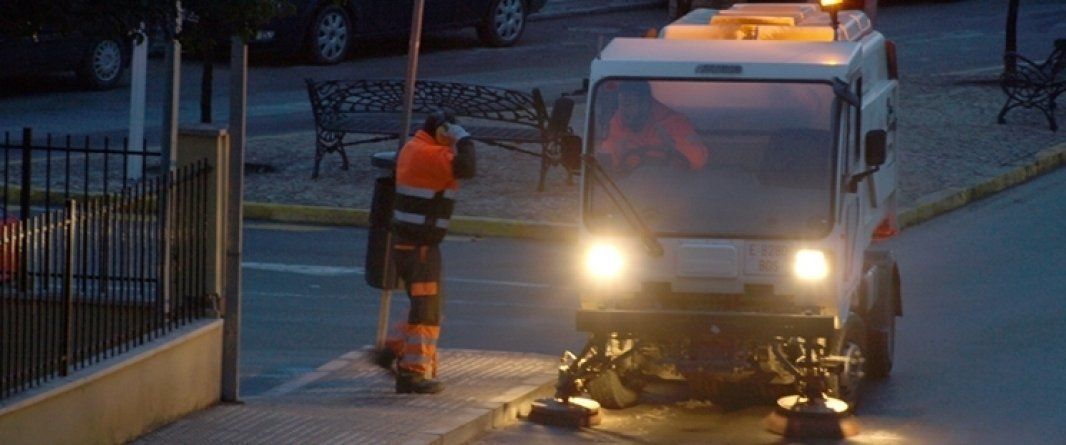  El ayuntamiento suspende el uso de maquinaria de limpieza y sopladoras en algunas calles 