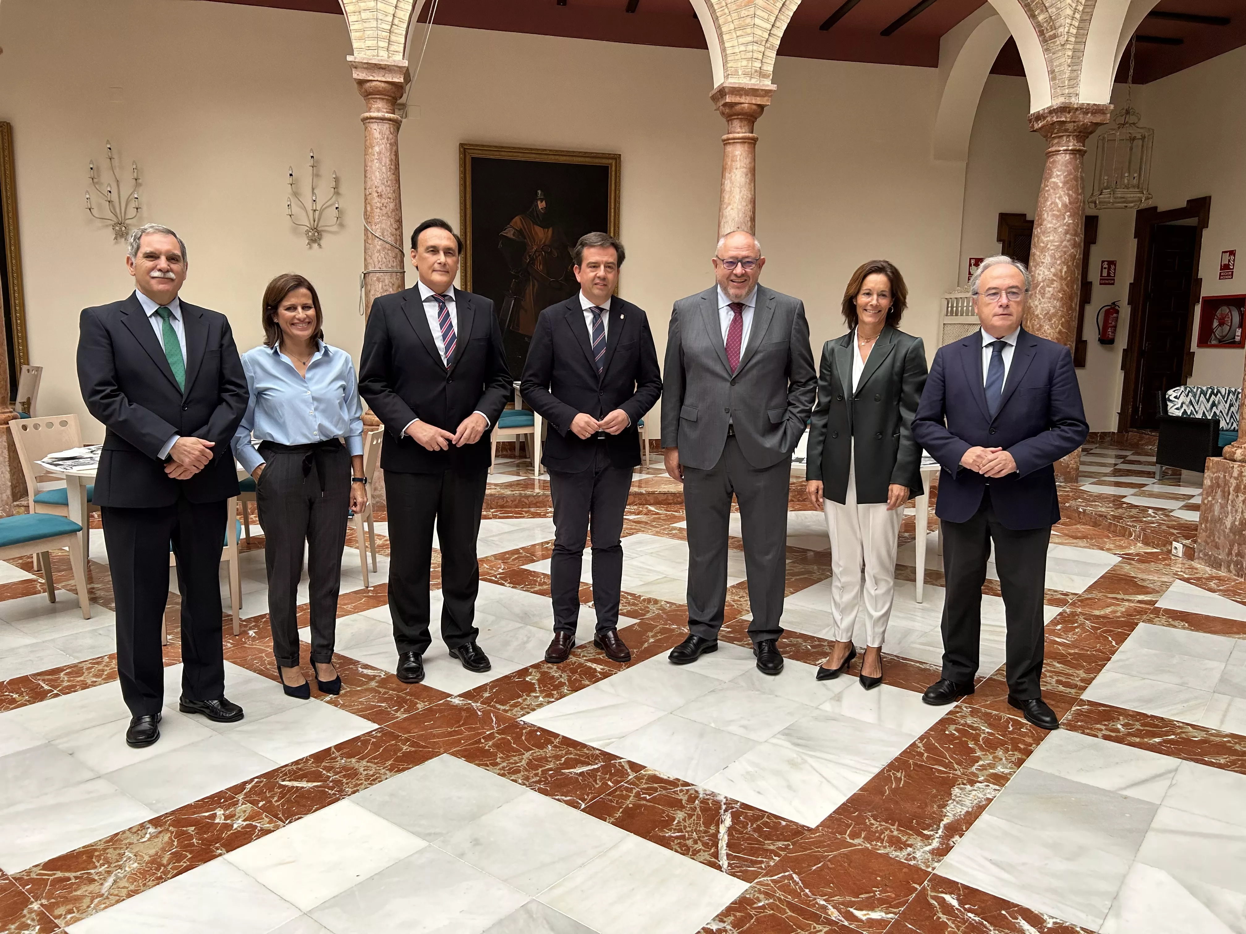 Autoridades asistentes a la presentación del Centro de Desarrollo de la Universidad de Córdoba en Lucena