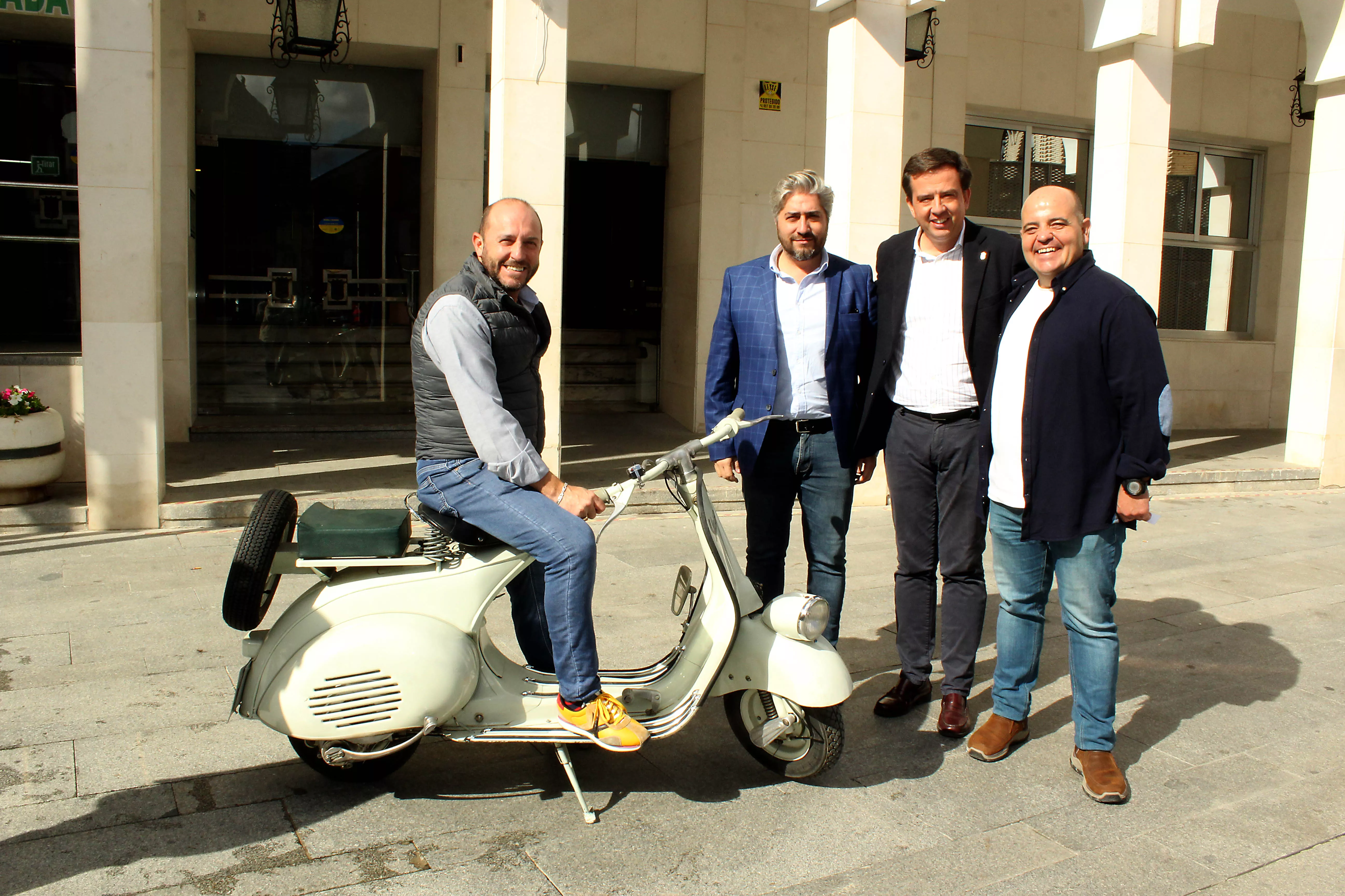 Jose Antonio García ha sido el afortunado ganador de la Vespa de 125 CC, modelo faro bajo, del año 1955  sorteada por el Vespa Club Lucena