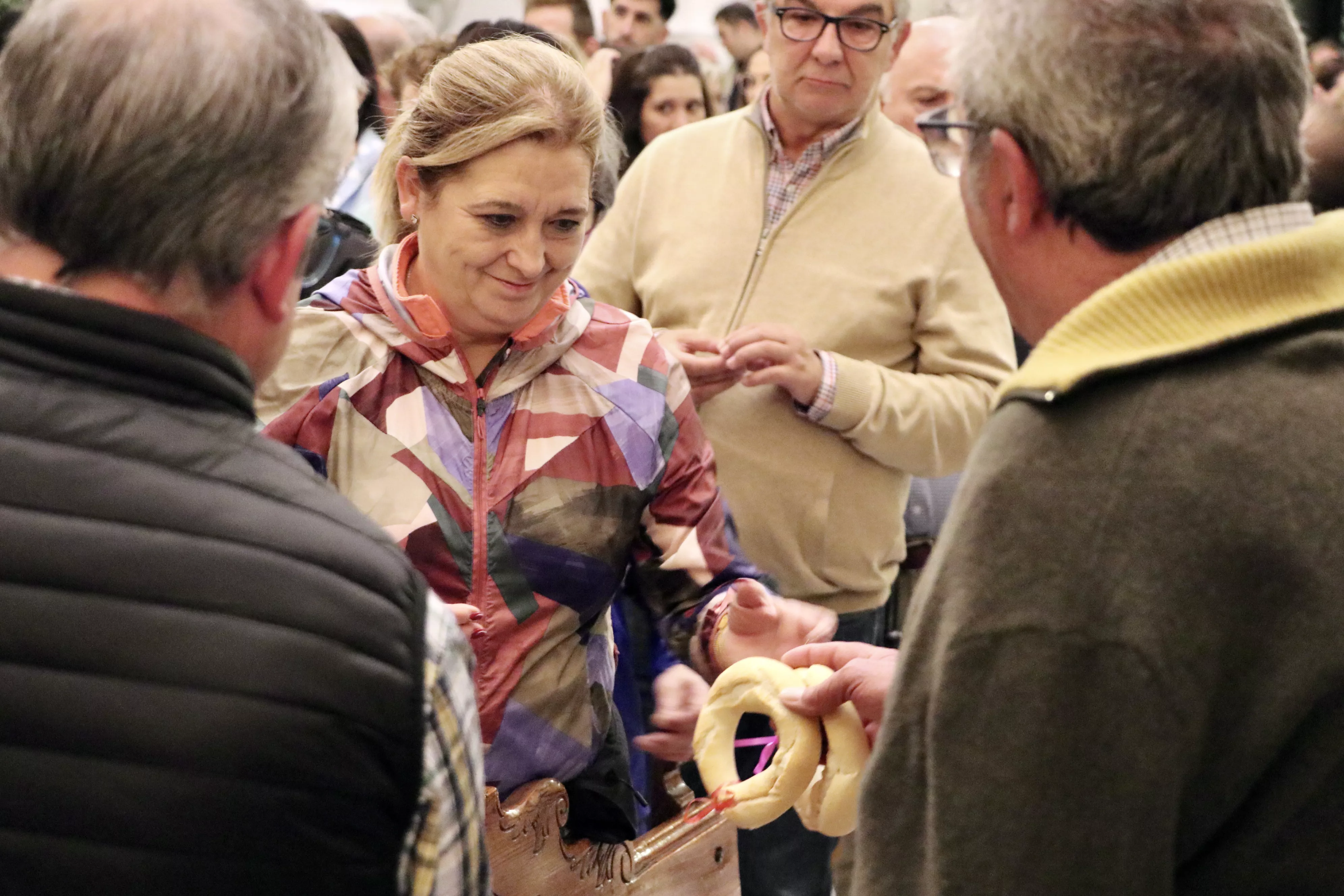 Reparto de las rosquillas de San Rafael