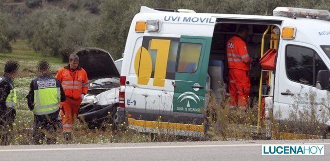  Cabra: Una mujer de 62 años herida en un accidente de tráfico por salida de vía 