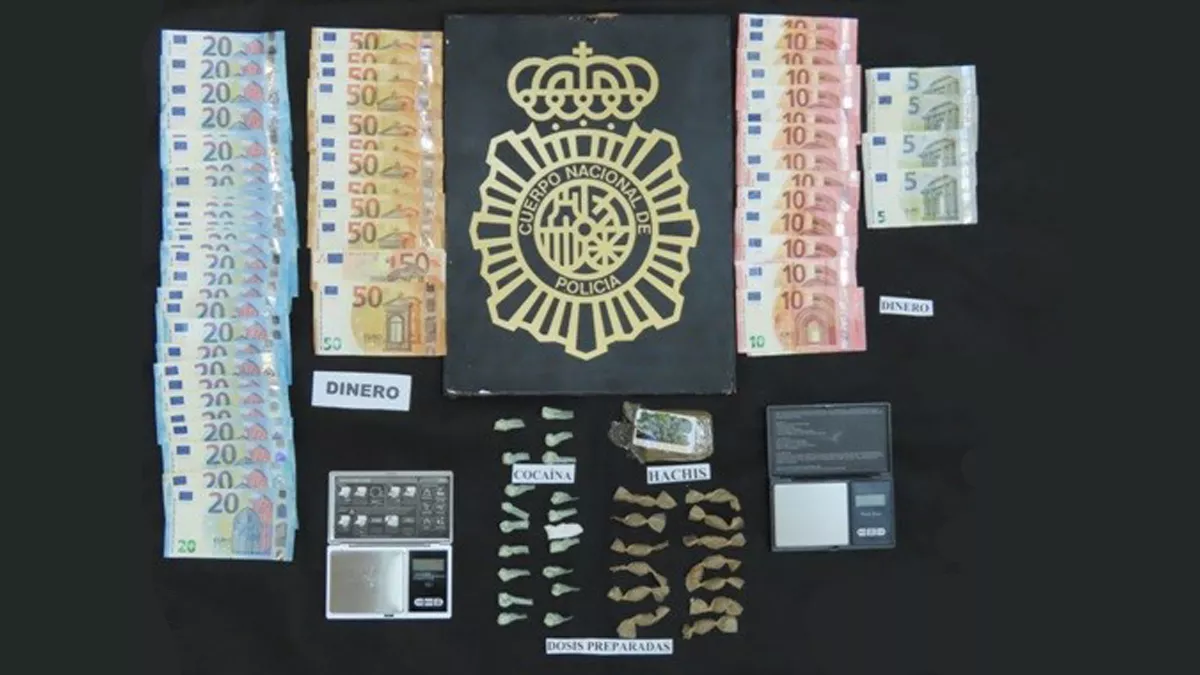 Droga y dinero intervenidos en esta operación policial