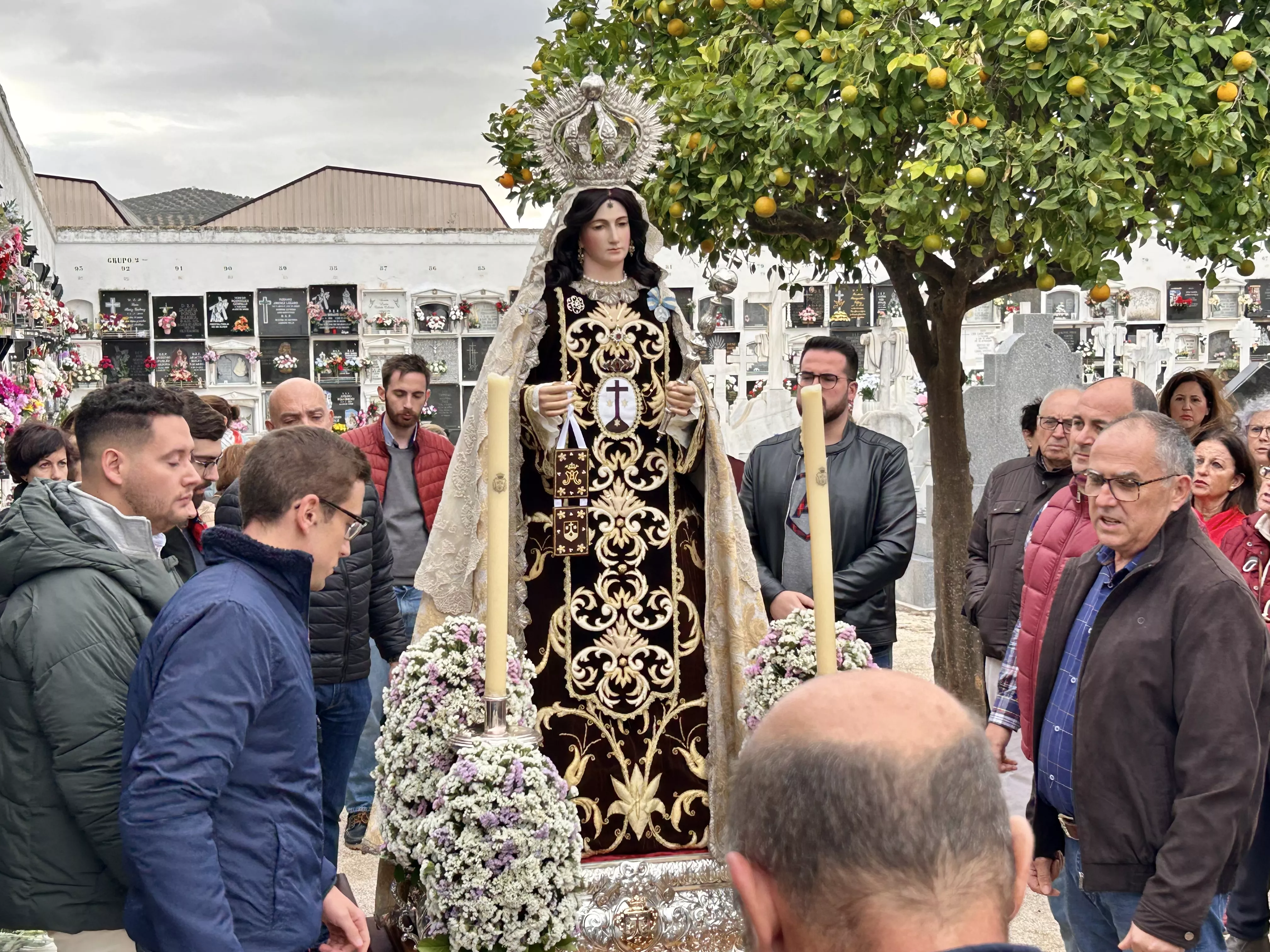 Rosario del Carmen en el Cementerio Virgen de Araceli Rosario del Carmen en el Cementerio Virgen de Araceli