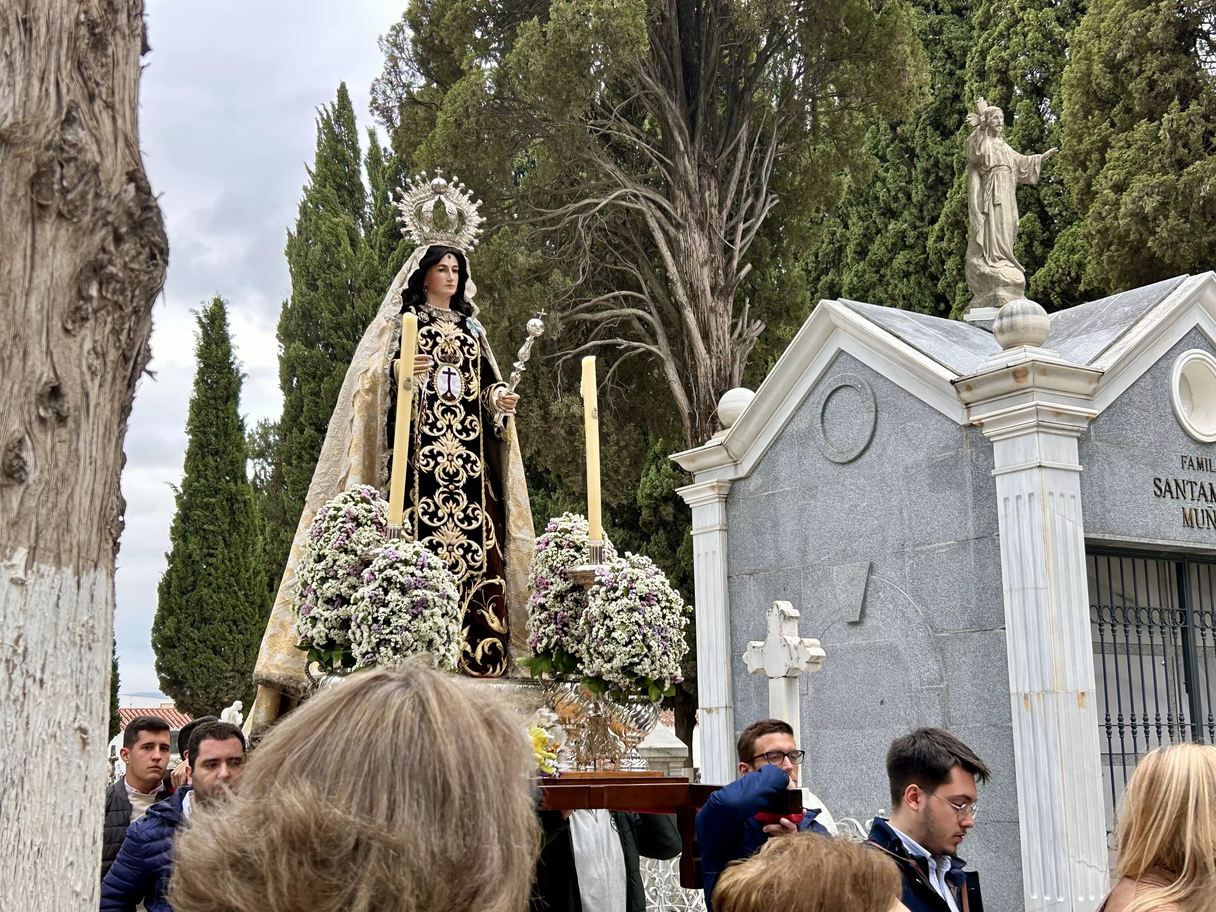 Rosario del Carmen en el Cementerio Virgen de Araceli Rosario del Carmen en el Cementerio Virgen de Araceli