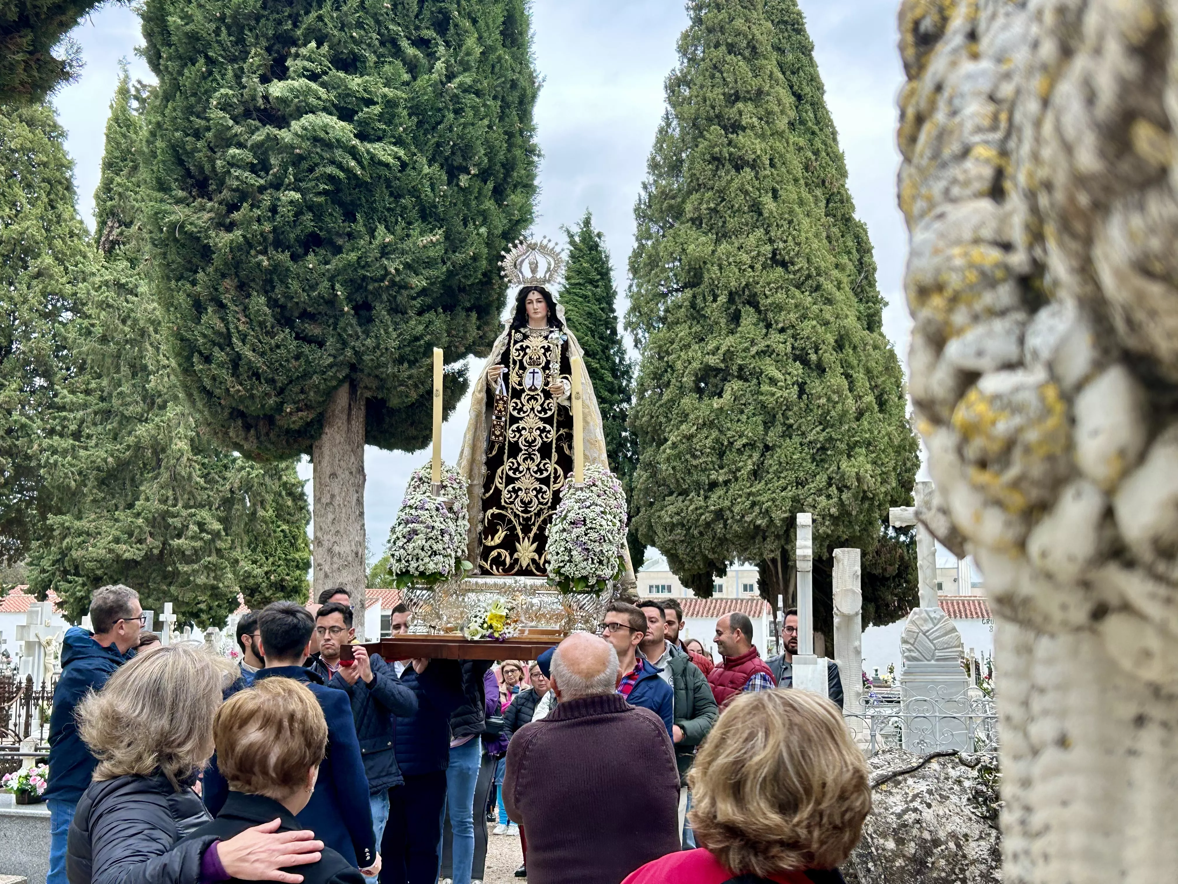 Rosario del Carmen en el Cementerio Virgen de Araceli Rosario del Carmen en el Cementerio Virgen de Araceli