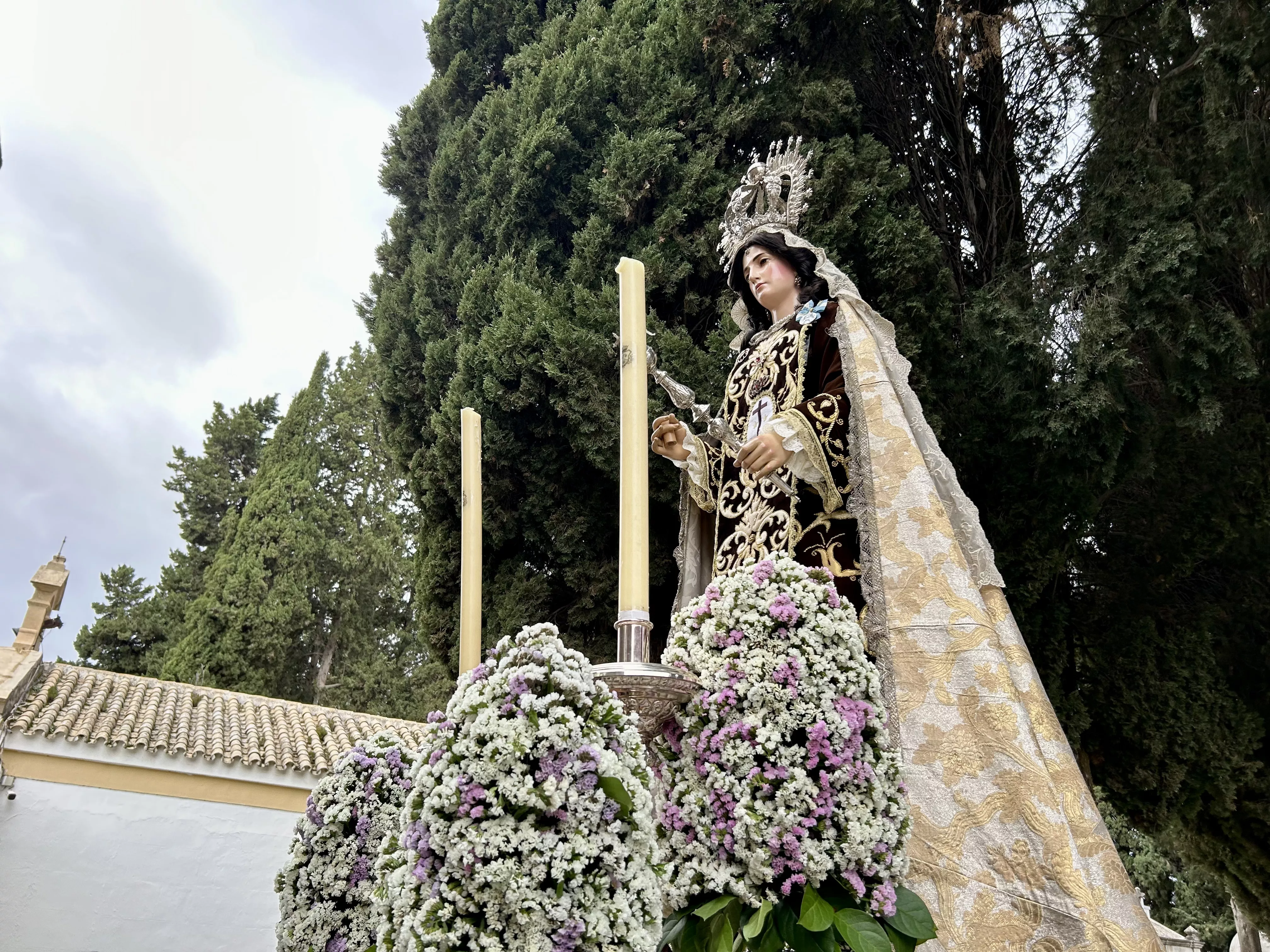 Rosario del Carmen en el Cementerio Virgen de Araceli Rosario del Carmen en el Cementerio Virgen de Araceli