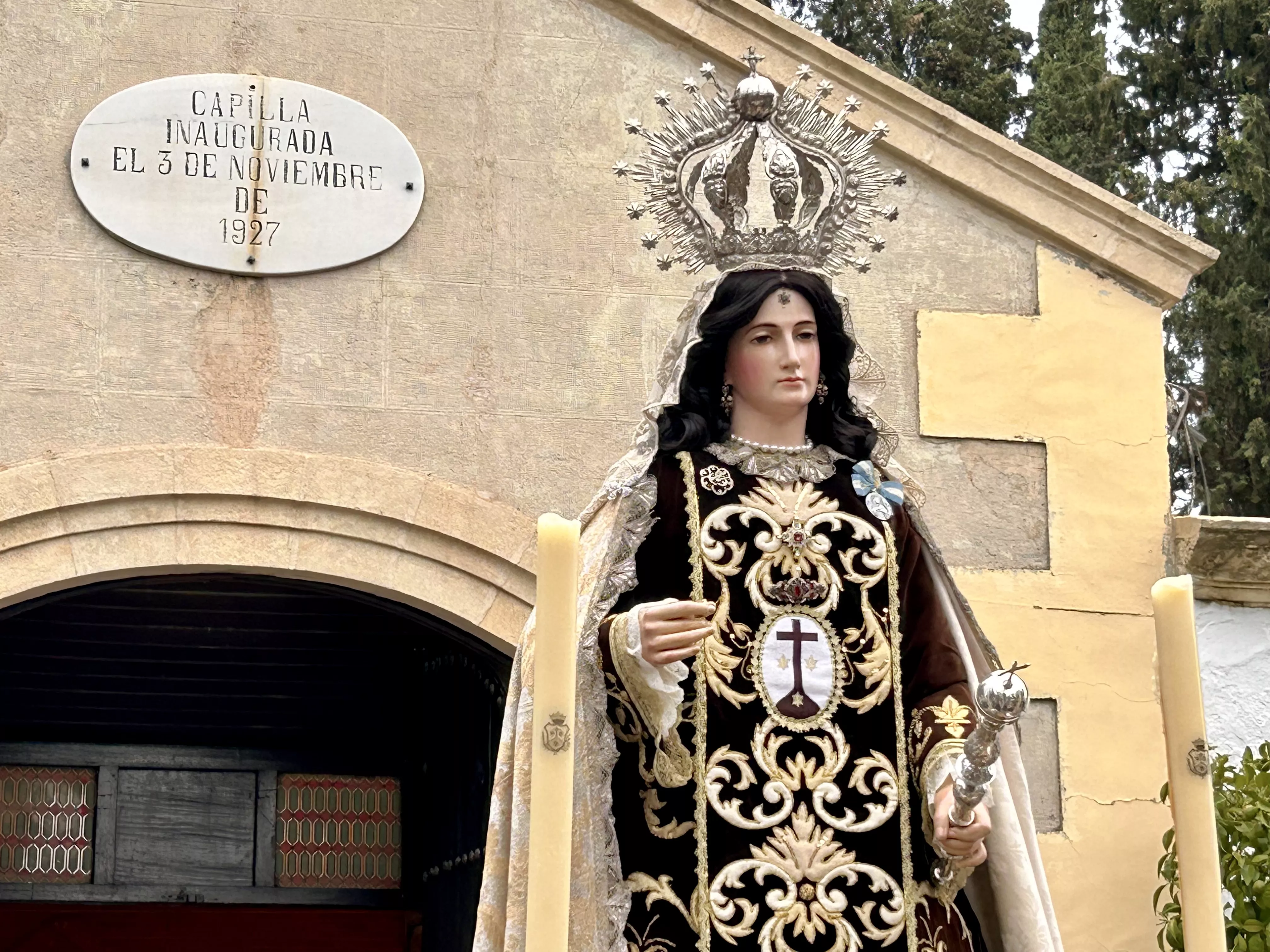 Rosario del Carmen en el Cementerio Virgen de Araceli Rosario del Carmen en el Cementerio Virgen de Araceli