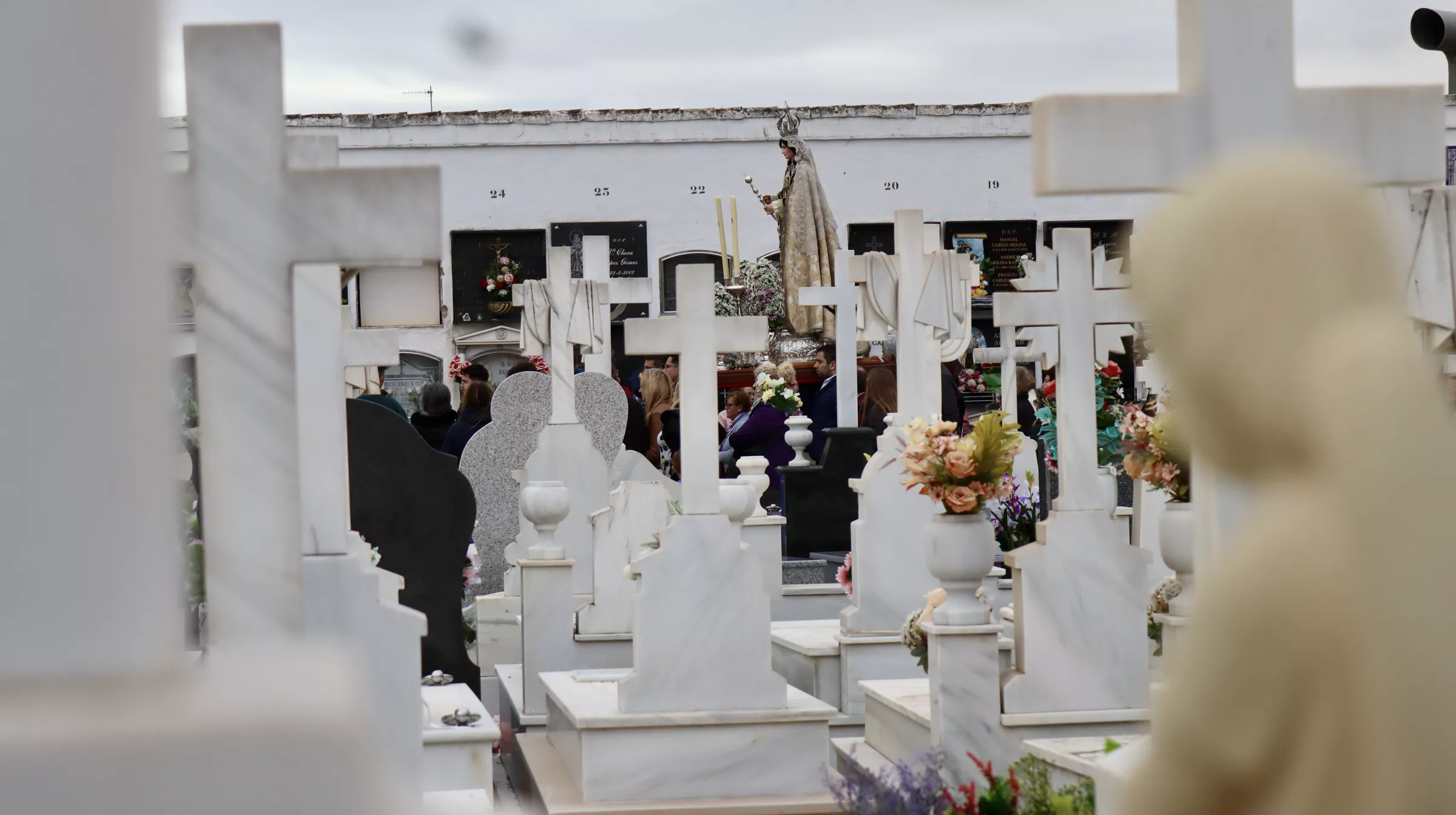 Rosario del Carmen en el Cementerio Virgen de Araceli Rosario del Carmen en el Cementerio Virgen de Araceli