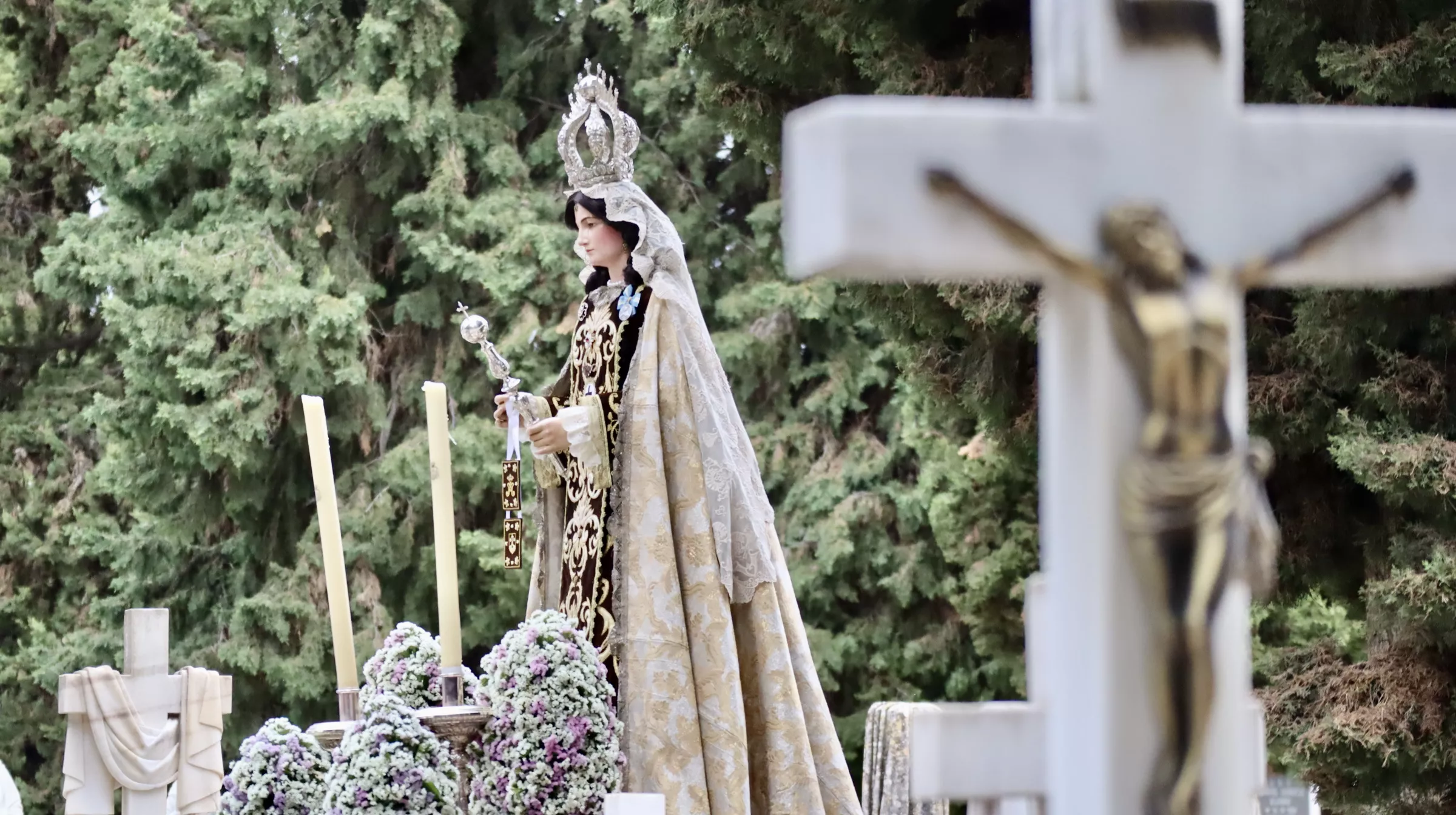 Rosario del Carmen en el Cementerio Virgen de Araceli Rosario del Carmen en el Cementerio Virgen de Araceli