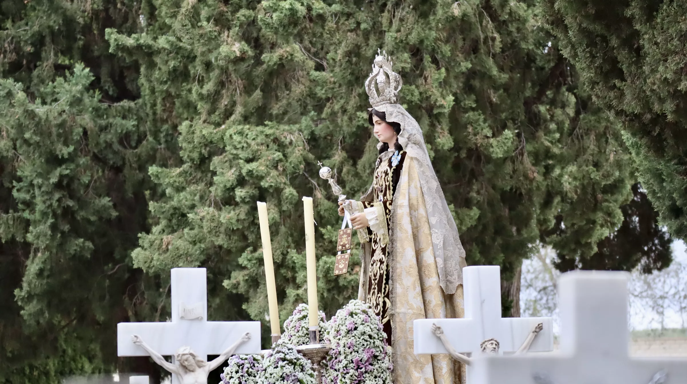 Rosario del Carmen en el Cementerio Virgen de Araceli Rosario del Carmen en el Cementerio Virgen de Araceli