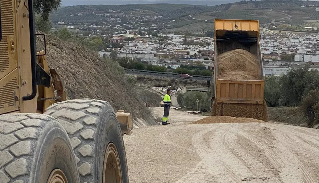 Arrego de un camino en el término municipal de Lucena