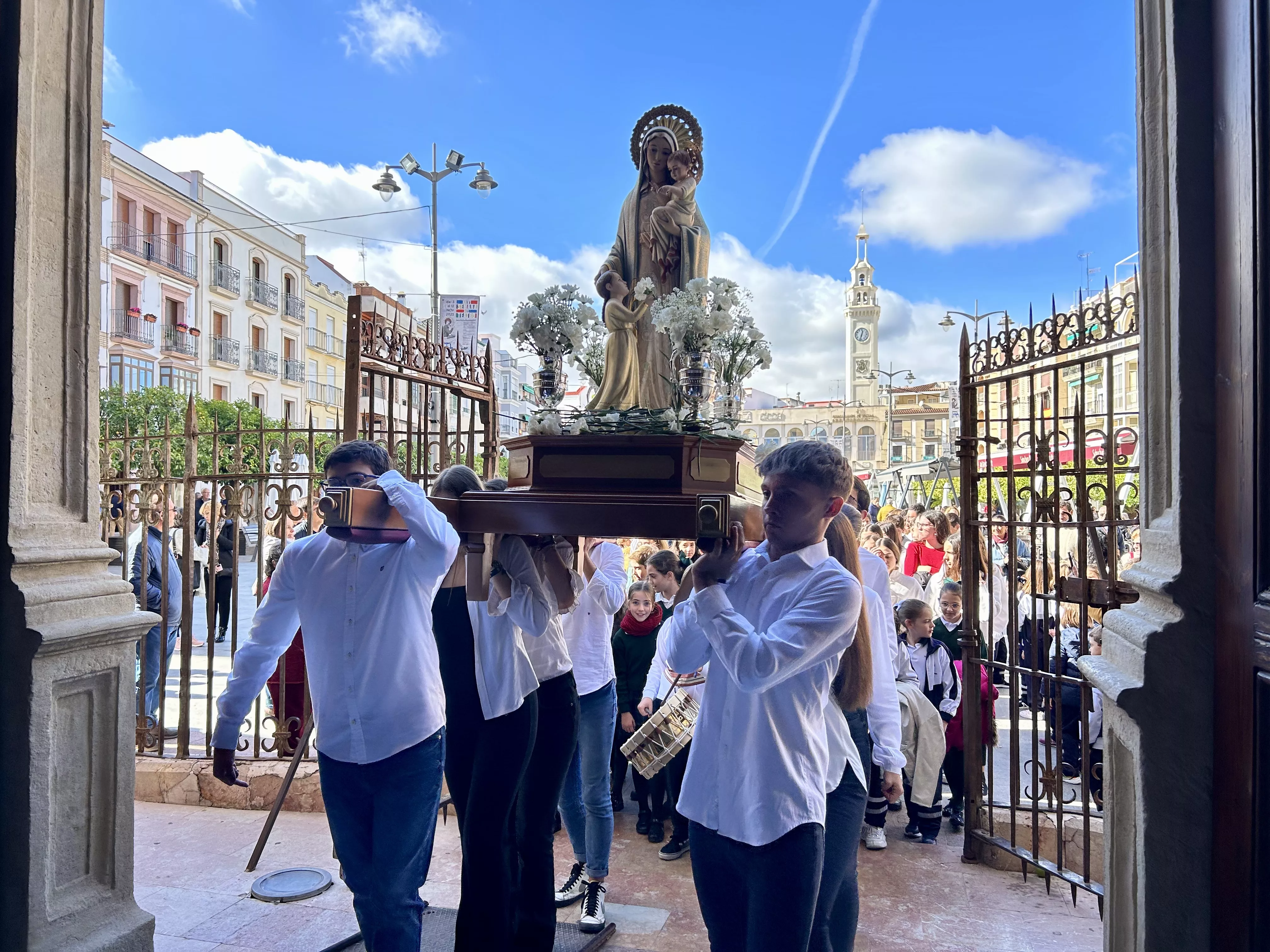 Procesión de la Virgen del Patrocinio. Colegio de la Purísima Procesión de la Virgen del Patrocinio. Colegio de la Purísima