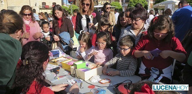  Cientos de niños participaron en la "Tarde de libros" en la Plaza Nueva (fotos) 