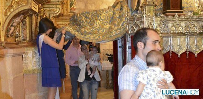  La presentación de niños a la Virgen cierra el fin de semana aracelitano. Procesión en Sevilla 