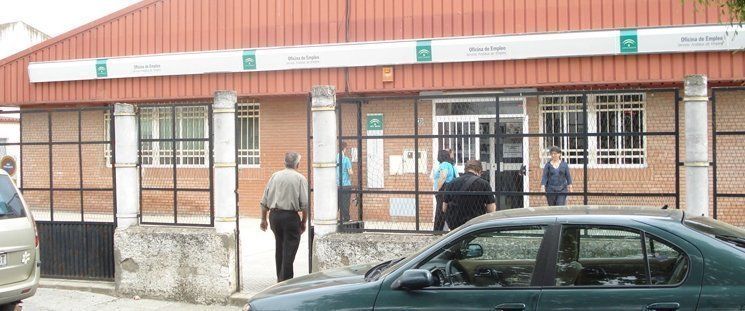  128 personas dejaron las listas del paro en Lucena en el mes de mayo 