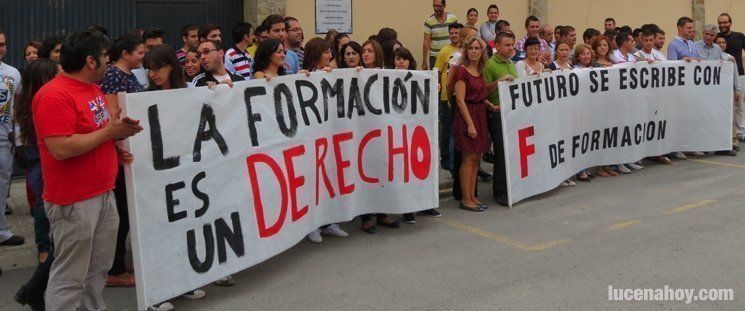  El alumnado del CEMER pide a la Junta explicaciones sobre la continuidad del centro 