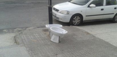  Foto-denuncia ciudadana: "Un cuarto de baño en la acera" 