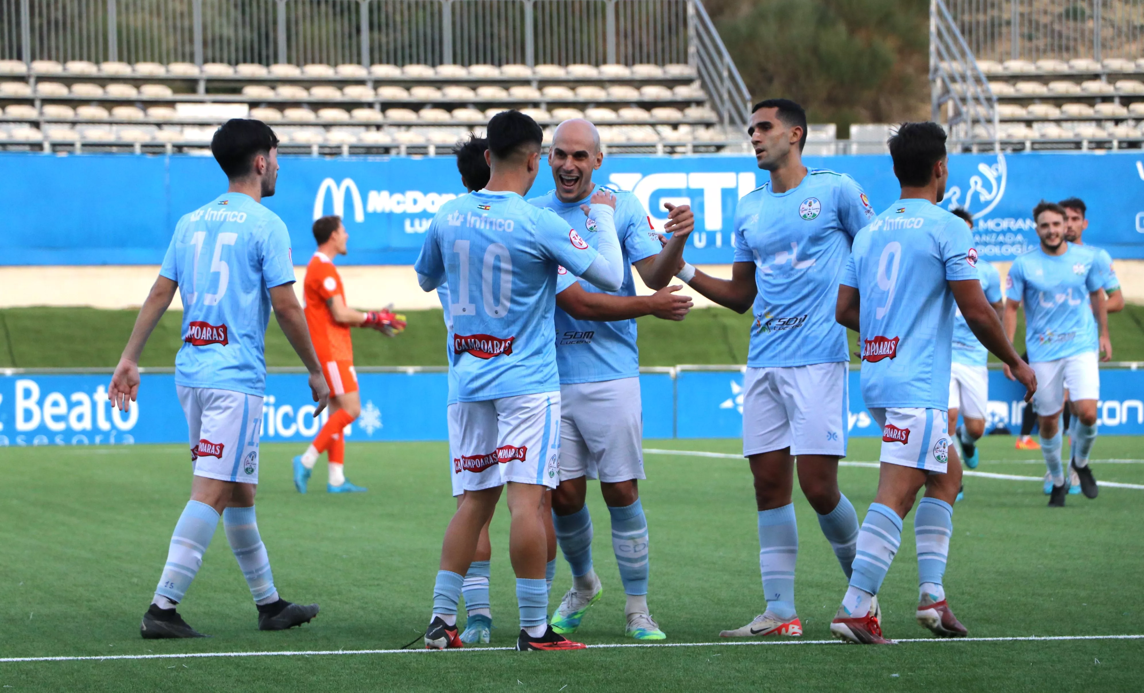 Celebración del primer gol de Juan Andrés