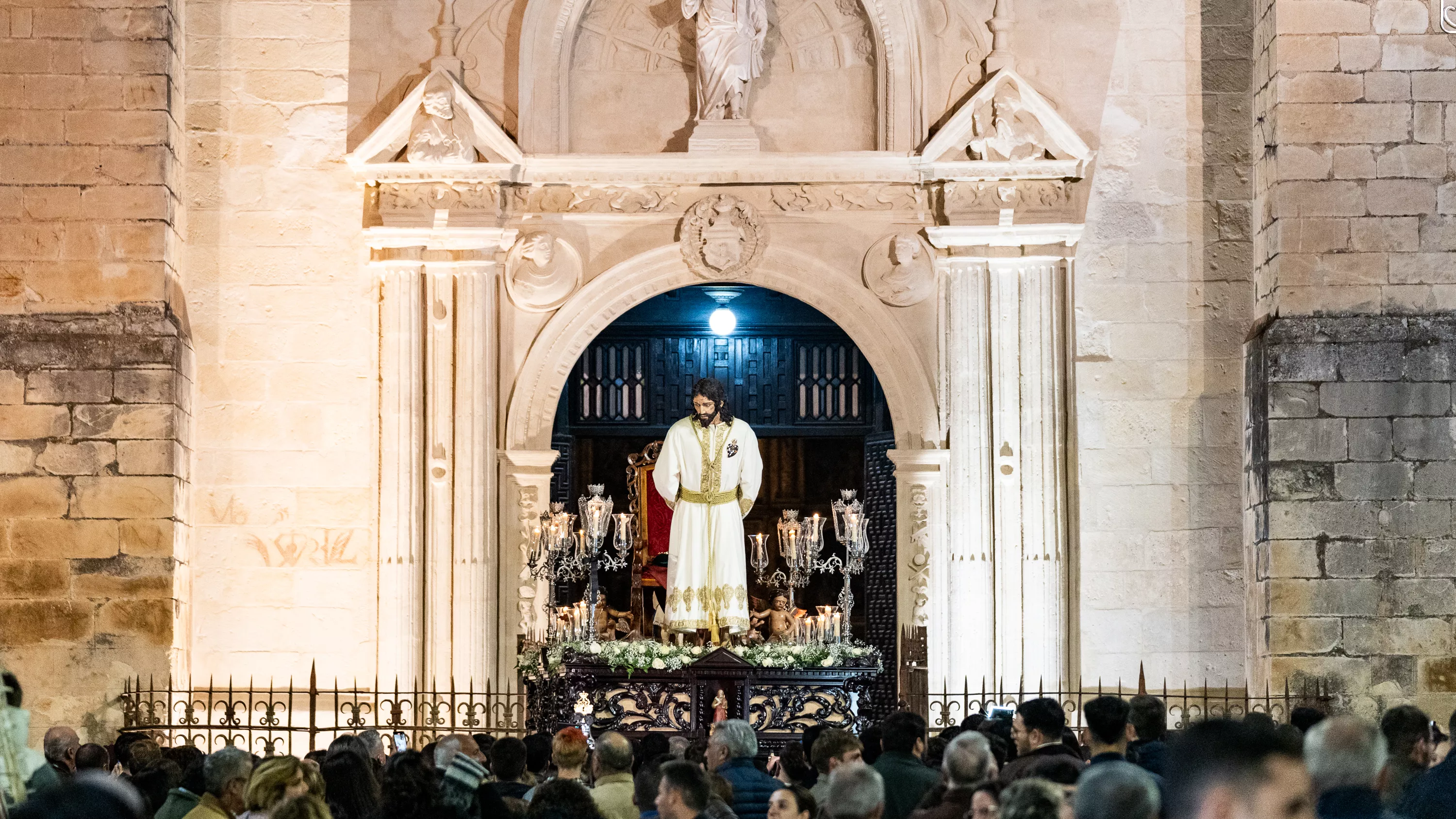 Vía Lucis Extraordinario X Aniversario Fundacional de la Hermandad de Nuestro Padre Jesús de la Caridad Vía Lucis Extraordinario X Aniversario Fundacional de la Hermandad de Nuestro Padre Jesús de la Caridad