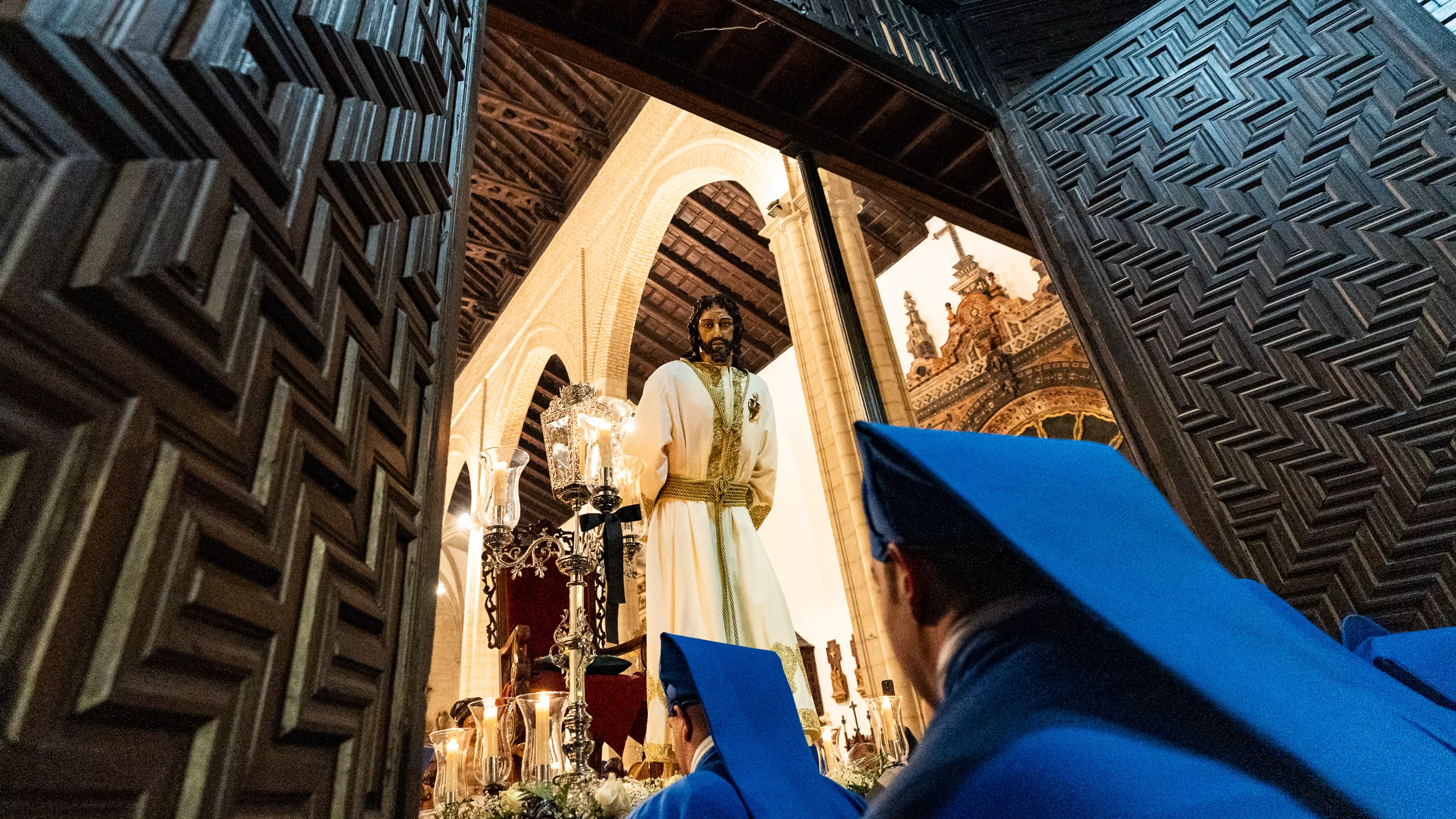 Vía Lucis Extraordinario X Aniversario Fundacional de la Hermandad de Nuestro Padre Jesús de la Caridad Vía Lucis Extraordinario X Aniversario Fundacional de la Hermandad de Nuestro Padre Jesús de la Caridad