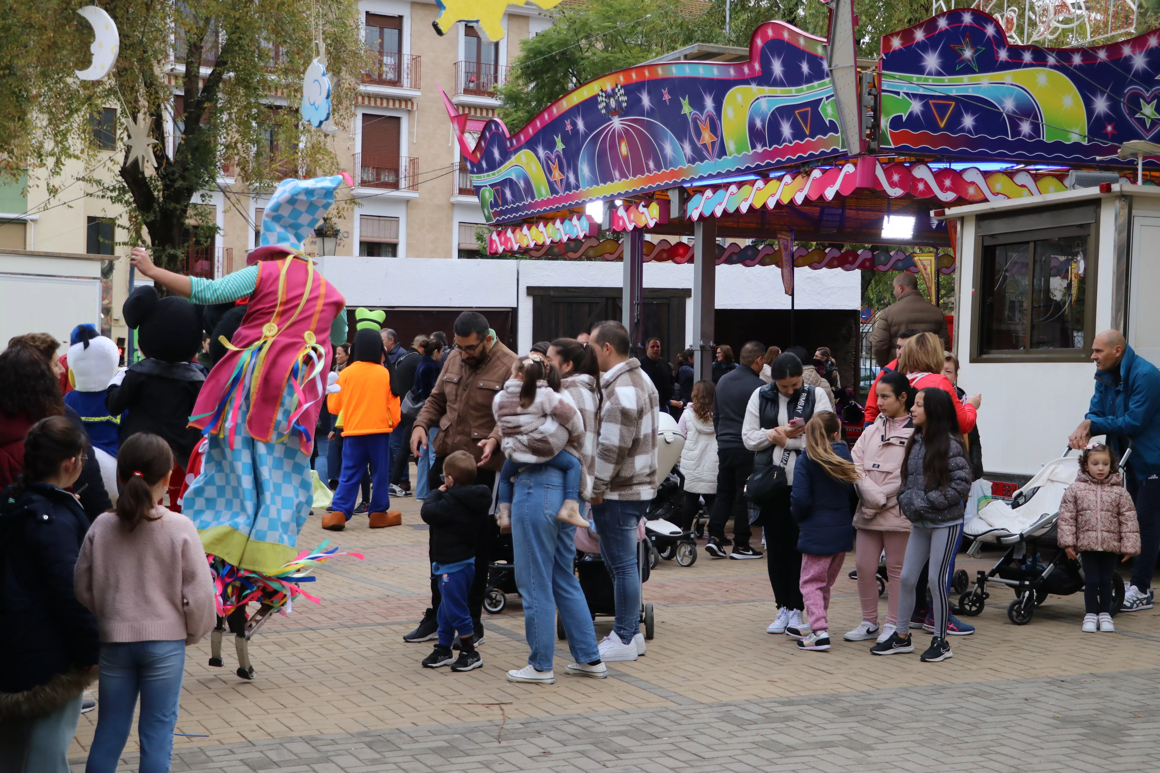 Espacio de ocio infantil en el Paseo de Rojas, una de las principales novedades de esta Navidad en Lucena. Archivo