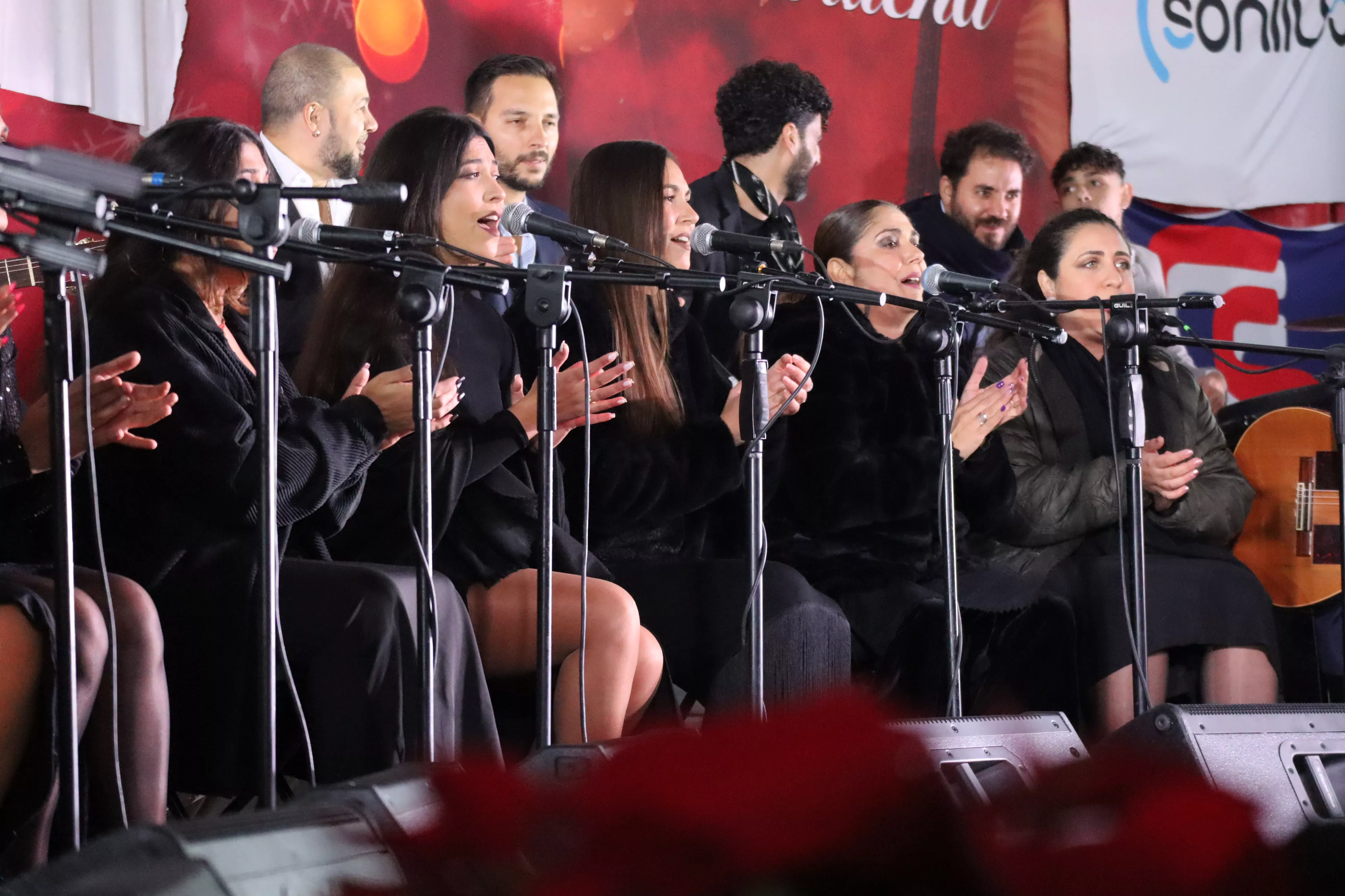 Zambomba Flamenca "Así canta Jerez por Navidad" Zambomba Flamenca "Así canta Jerez por Navidad"
