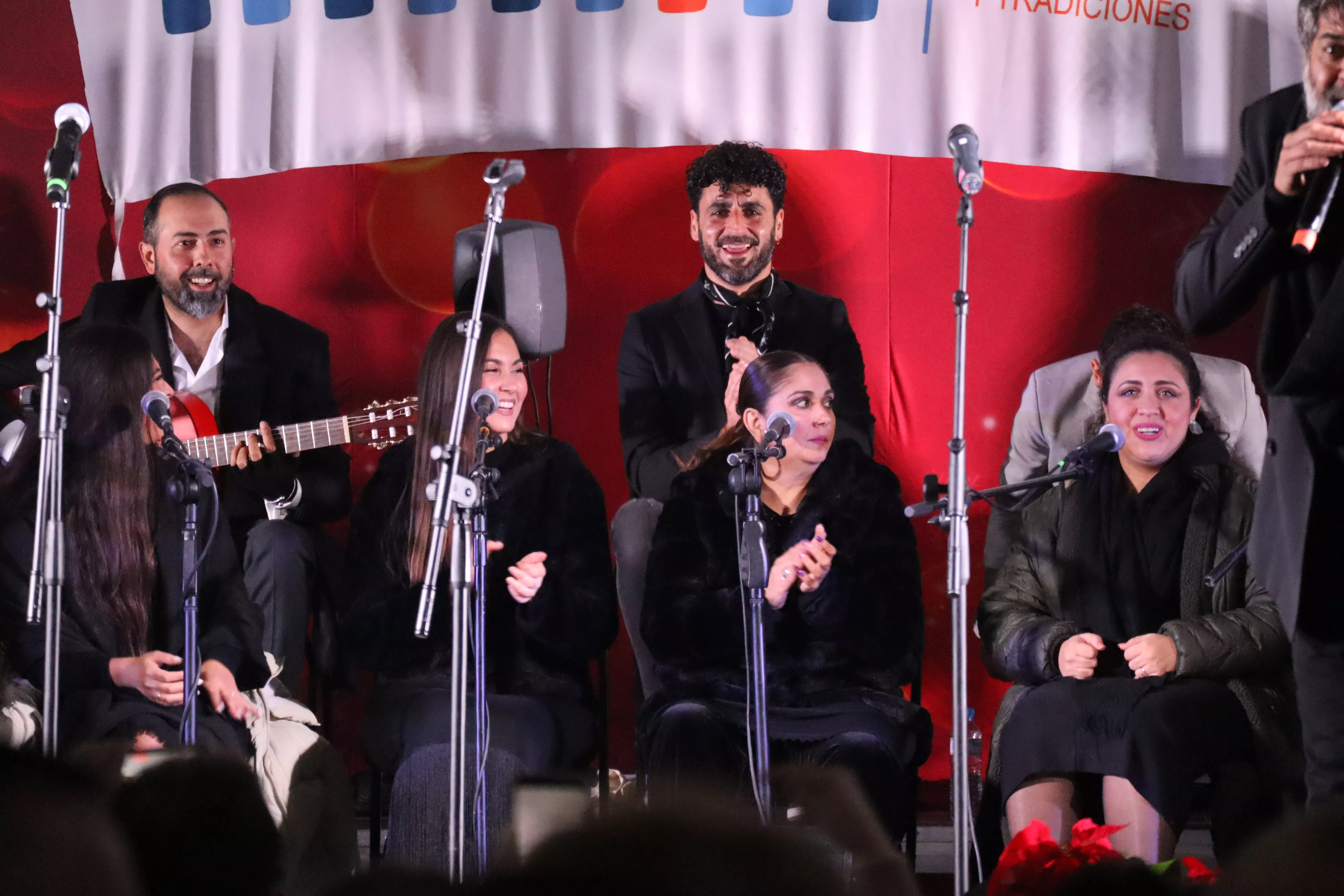Zambomba Flamenca "Así canta Jerez por Navidad" Zambomba Flamenca "Así canta Jerez por Navidad"
