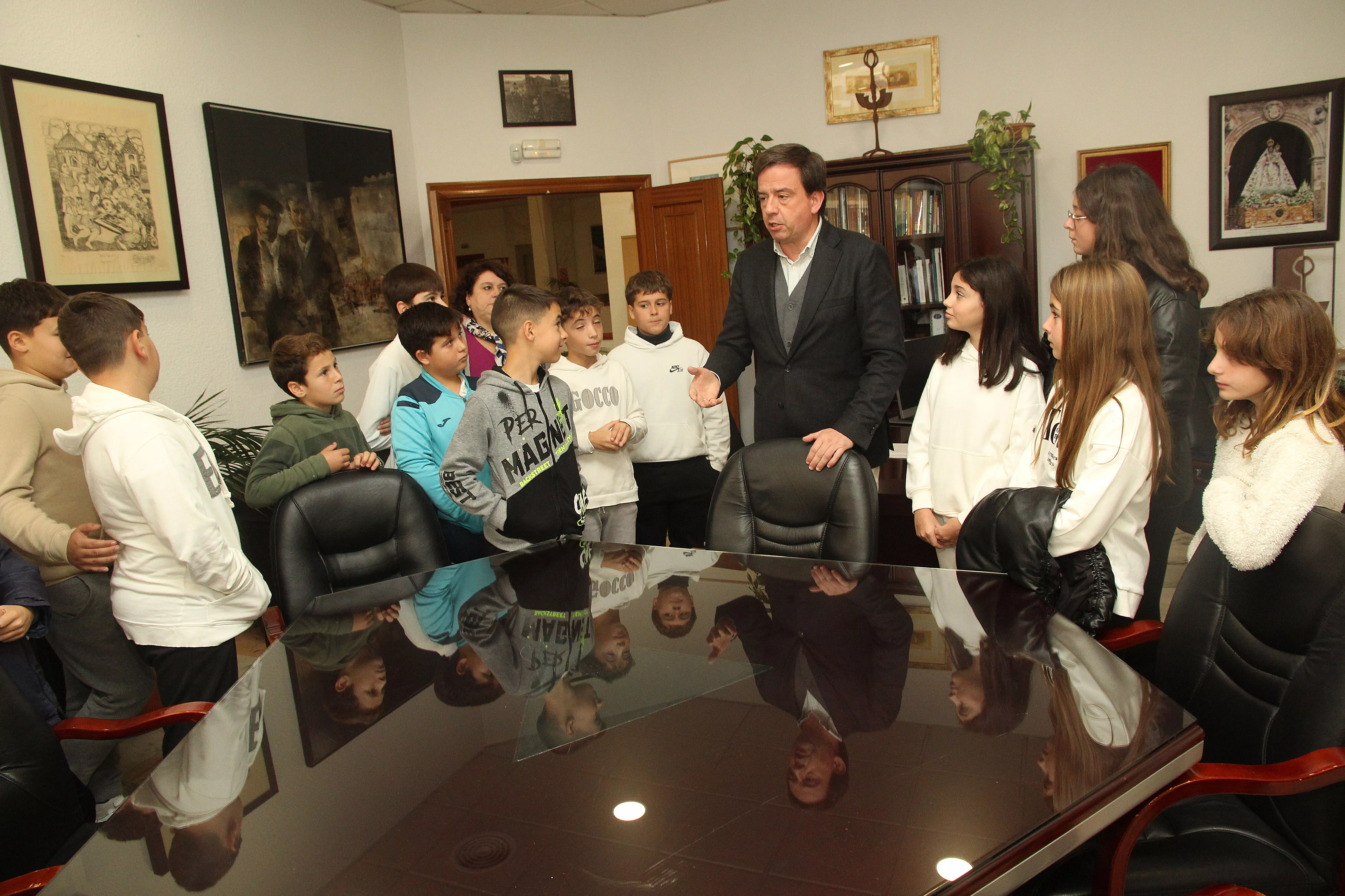 VISITA COLEGIOS DÍA DE LA CONSTITUCIÓN 17 VISITA COLEGIOS DÍA DE LA CONSTITUCIÓN 17
