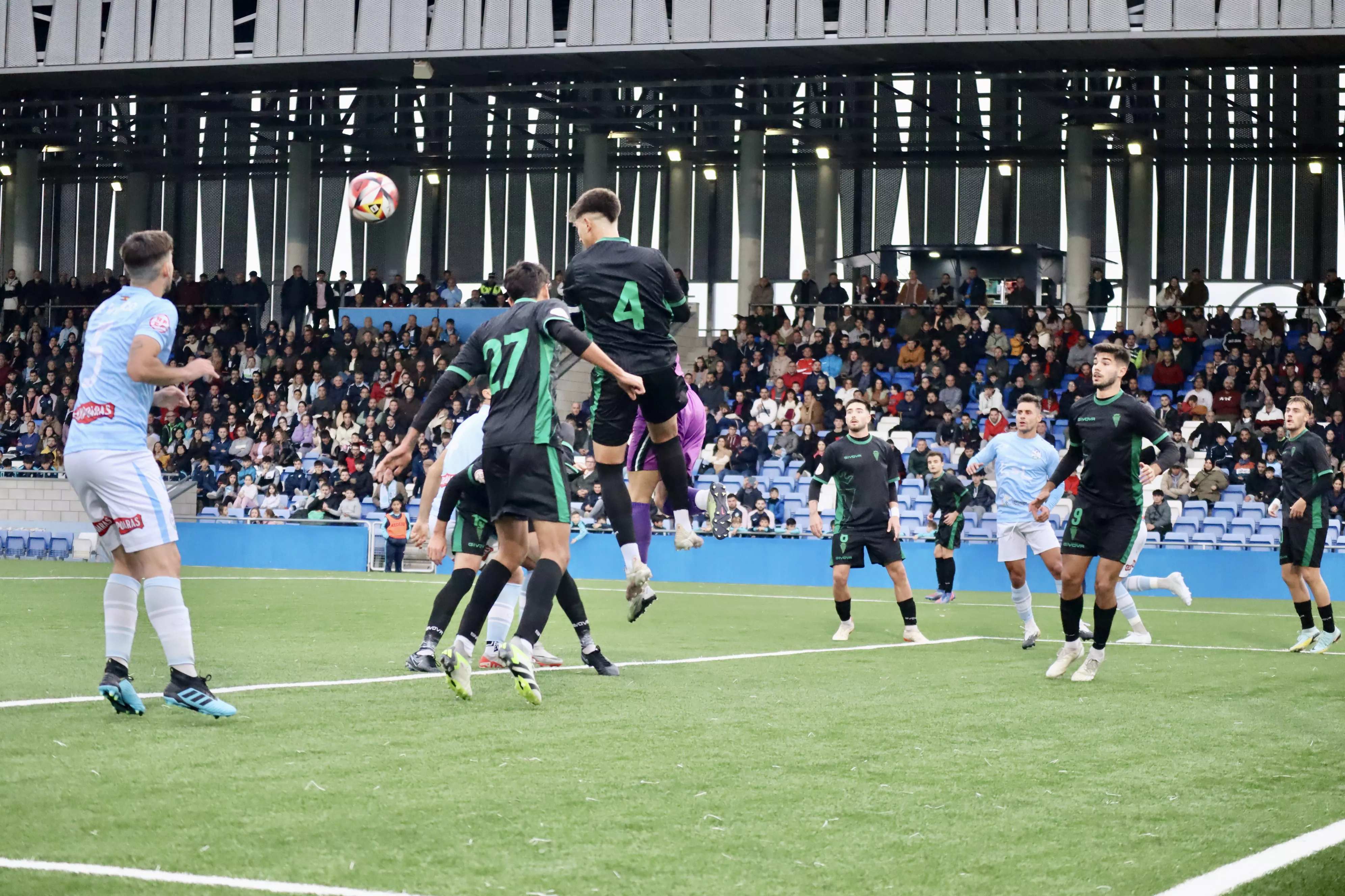 Triunfo agónico del C.D. Ciudad de Lucena en el duelo que le enfrentó al Conil  C.F. - Lucena Noticias