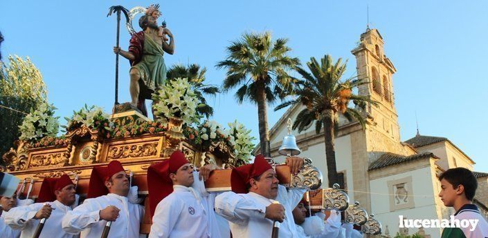  San Cristóbal vuelve a procesionar por las calles de Lucena tras un año de ausencia (fotos) 