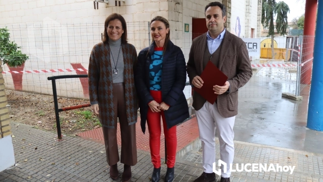 Los ediles de Obras y Educación, Javier Pineda y Míriam Ortiz, y la directora del centro, María José Lara durante la visita a las obras Los ediles de Obras y Educación, Javier Pineda y Míriam Ortiz, y la directora del centro, María José Lara durante la visita a las obras