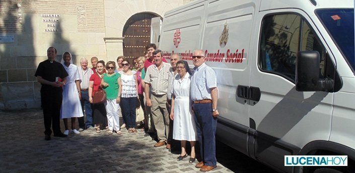  Un grupo de empresarios lucentinos dona una furgoneta al Comedor Social "Virgen de Araceli" 