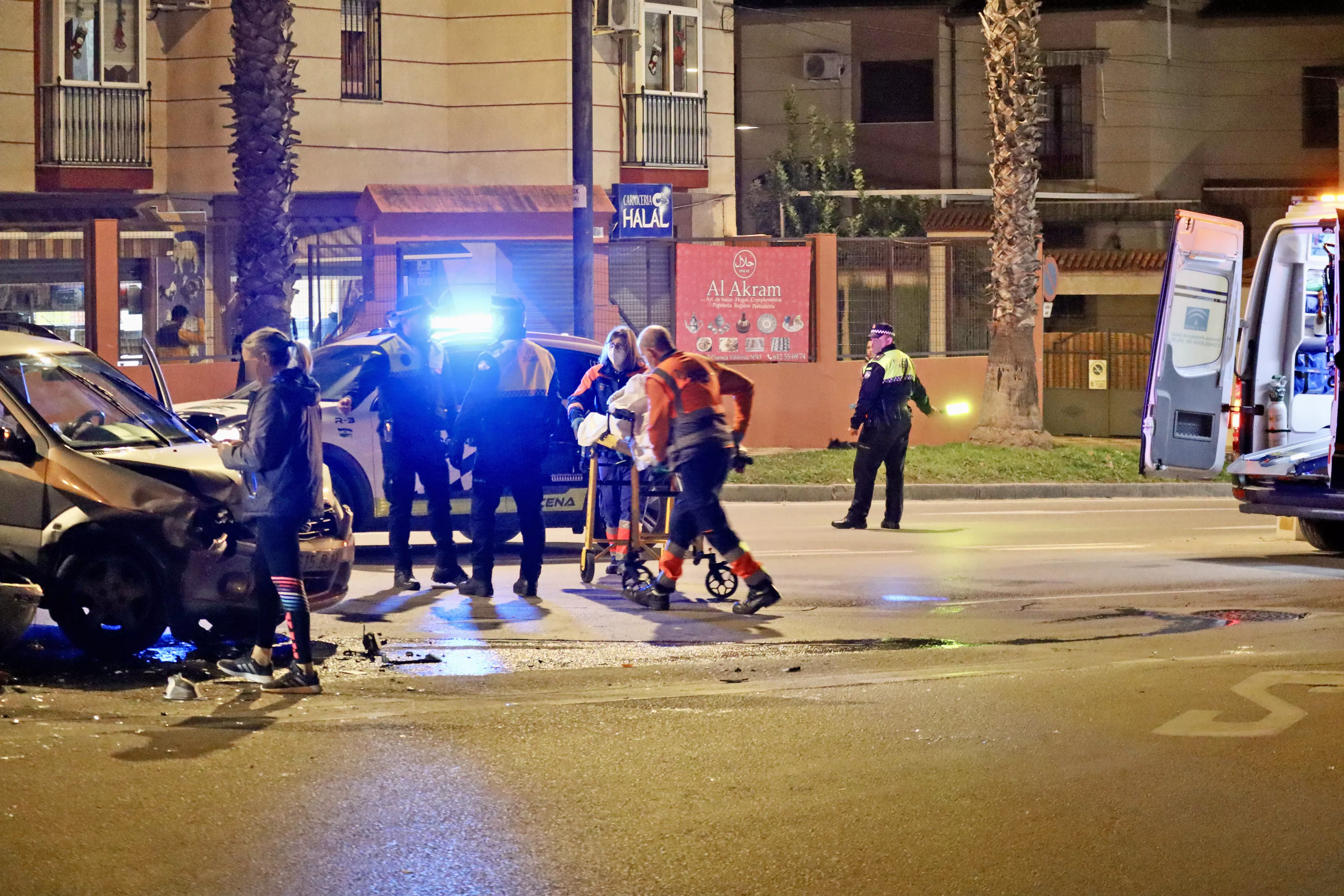 Accidente rotonda avenida Miguel Cuenca Valdivia/Calle del Aceite