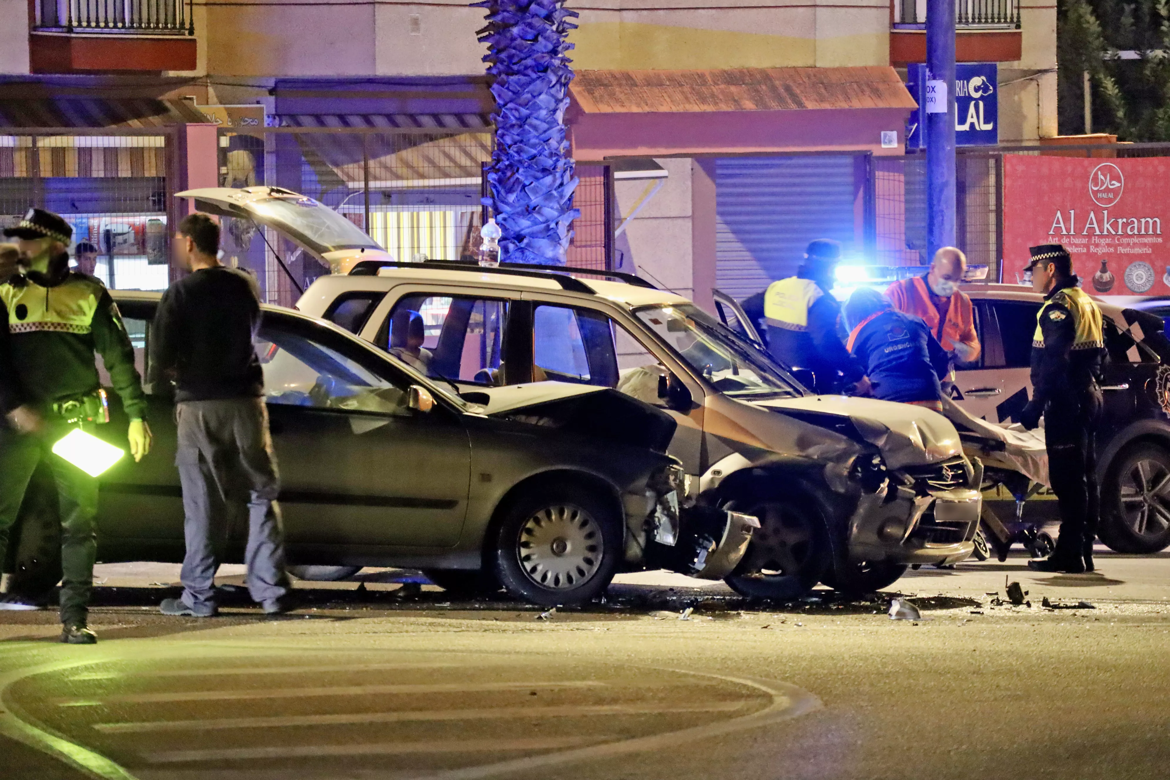 Accidente rotonda avenida Miguel Cuenca Valdivia/Calle del Aceite