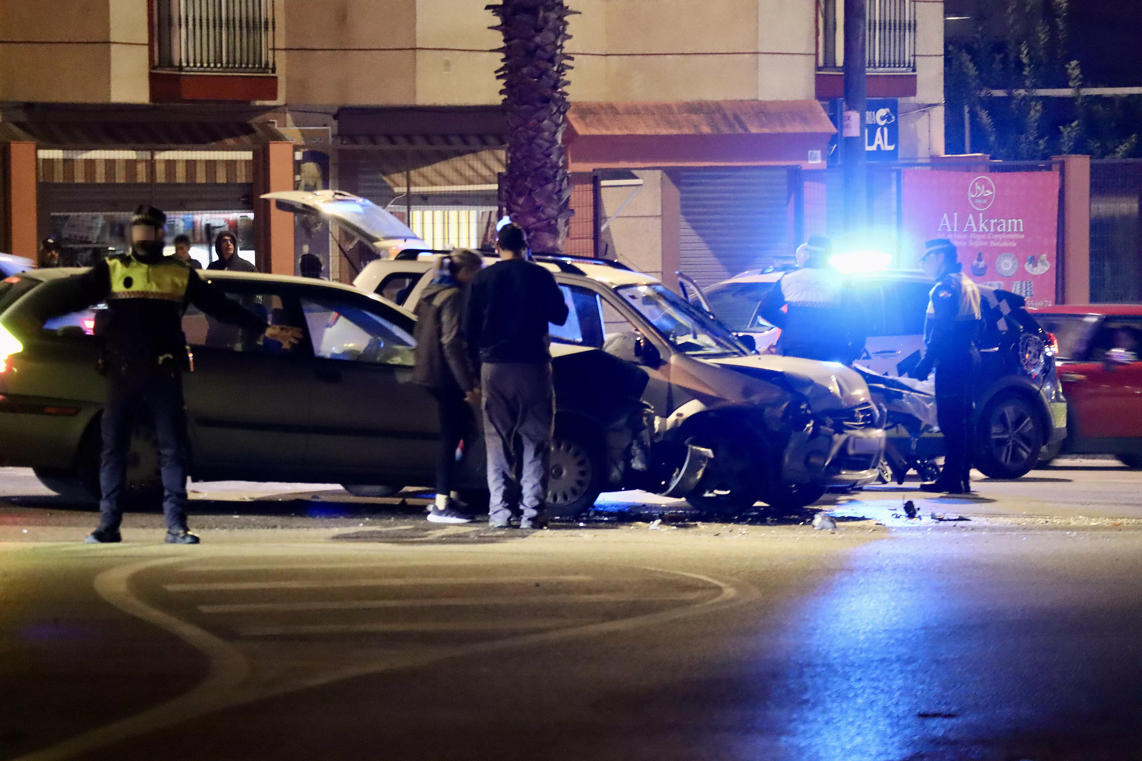 Accidente rotonda avenida Miguel Cuenca Valdivia/Calle del Aceite
