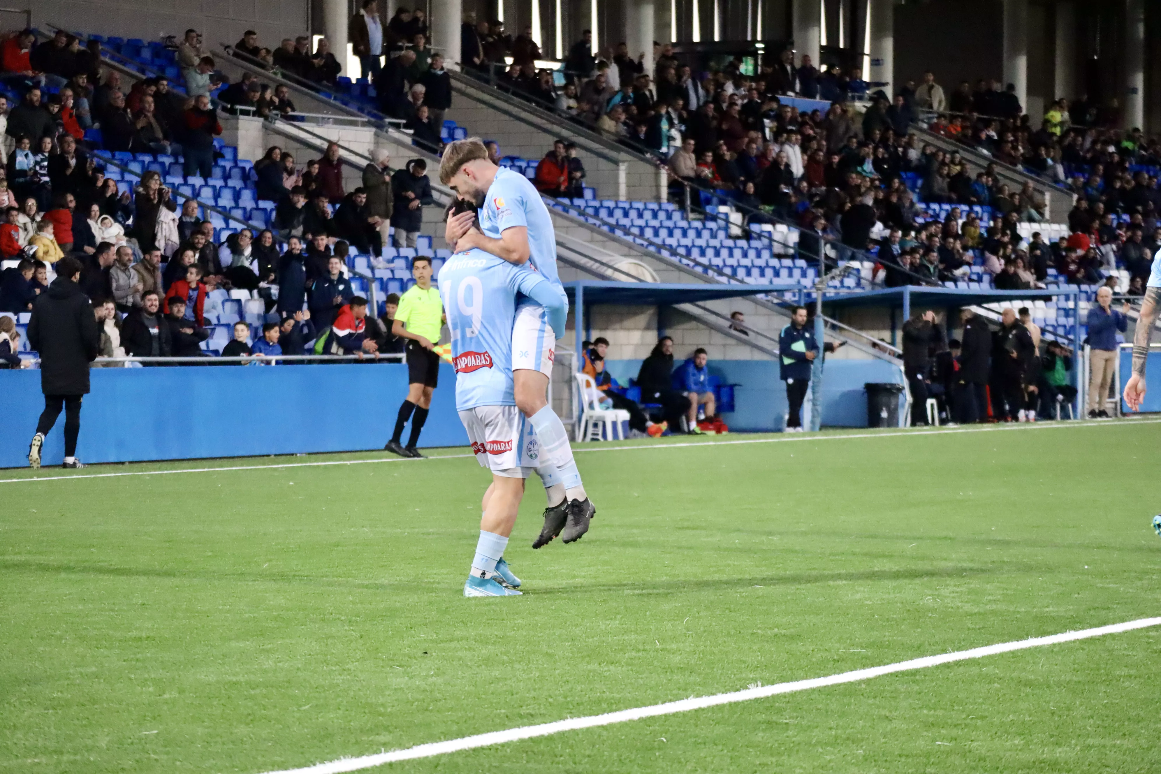 Celebración de un gol de Juan Andrés para el CD Ciudad de Lucena en esta temporada. Archivo