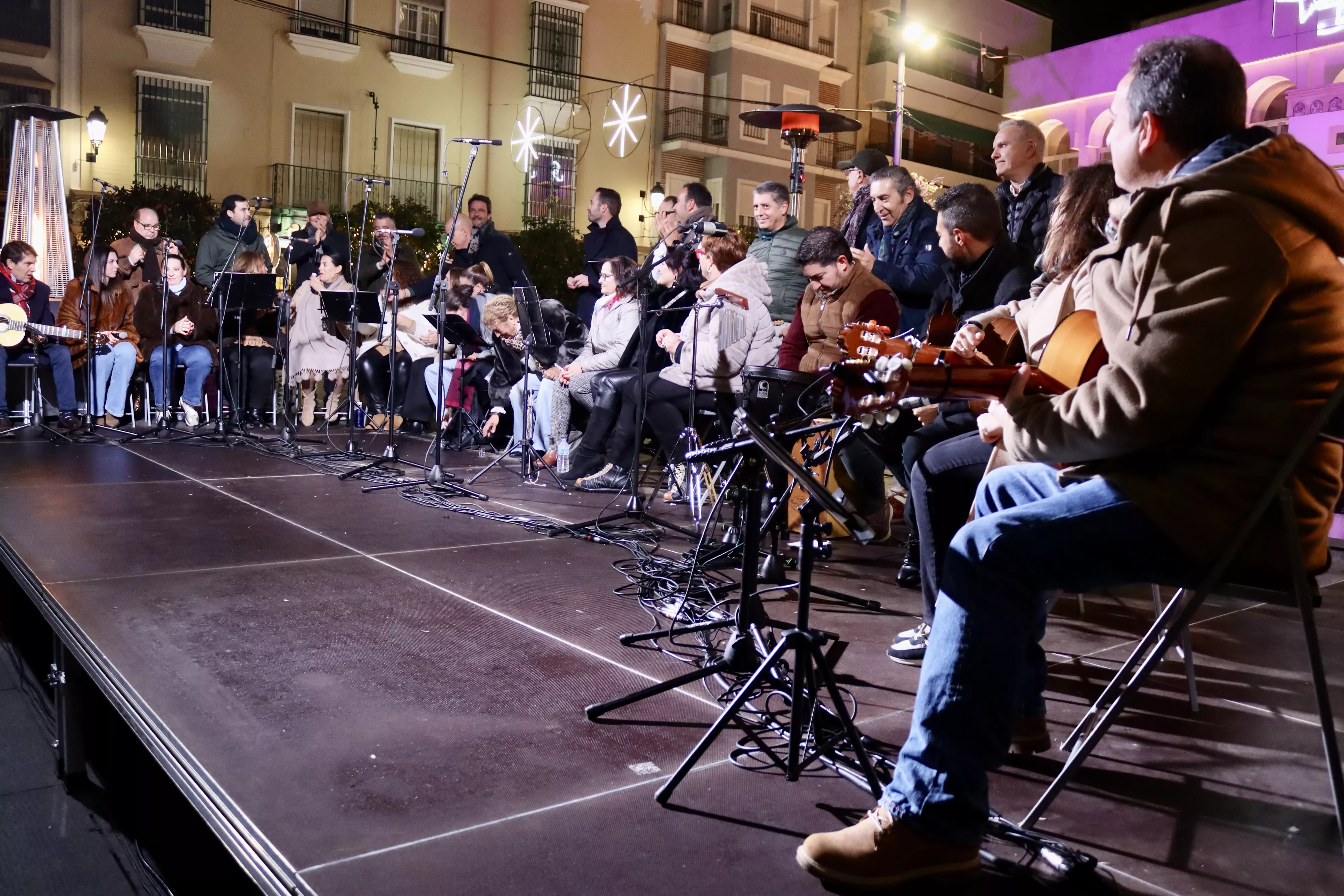 Coro de la Hermandad del Rocío de Huelva en Lucena Coro de la Hermandad del Rocío de Huelva en Lucena