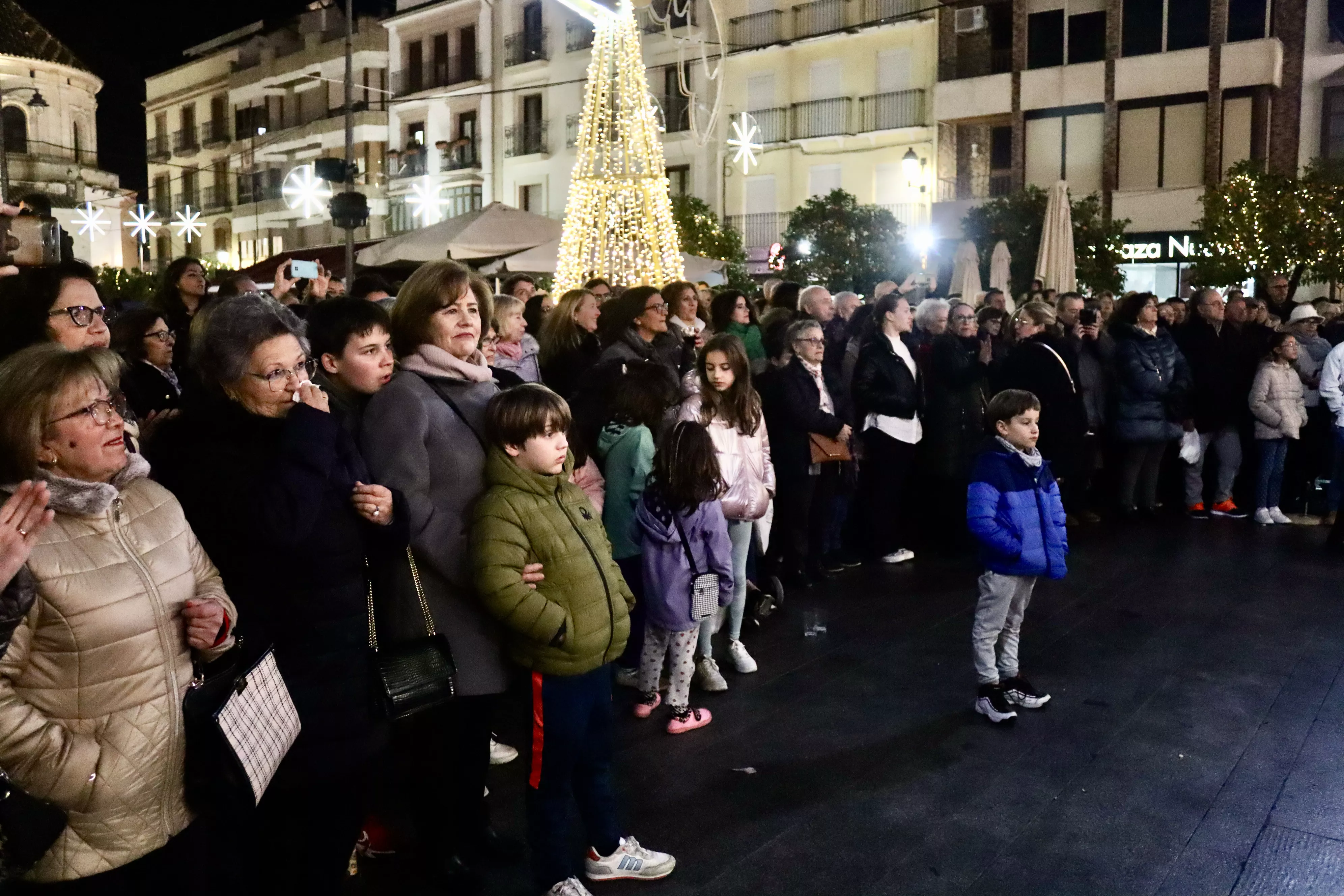Coro de la Hermandad del Rocío de Huelva en Lucena Coro de la Hermandad del Rocío de Huelva en Lucena