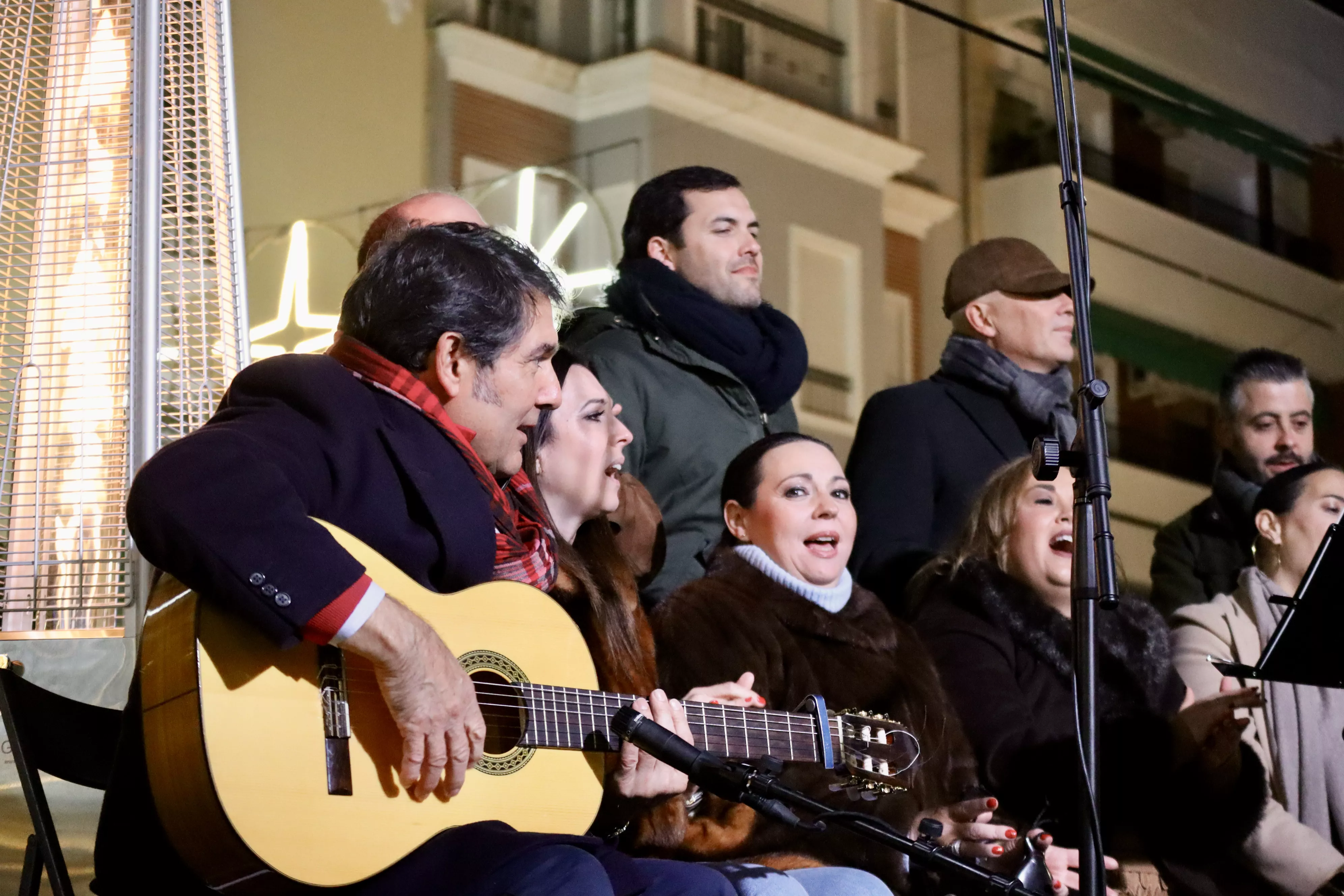 Coro de la Hermandad del Rocío de Huelva en Lucena Coro de la Hermandad del Rocío de Huelva en Lucena