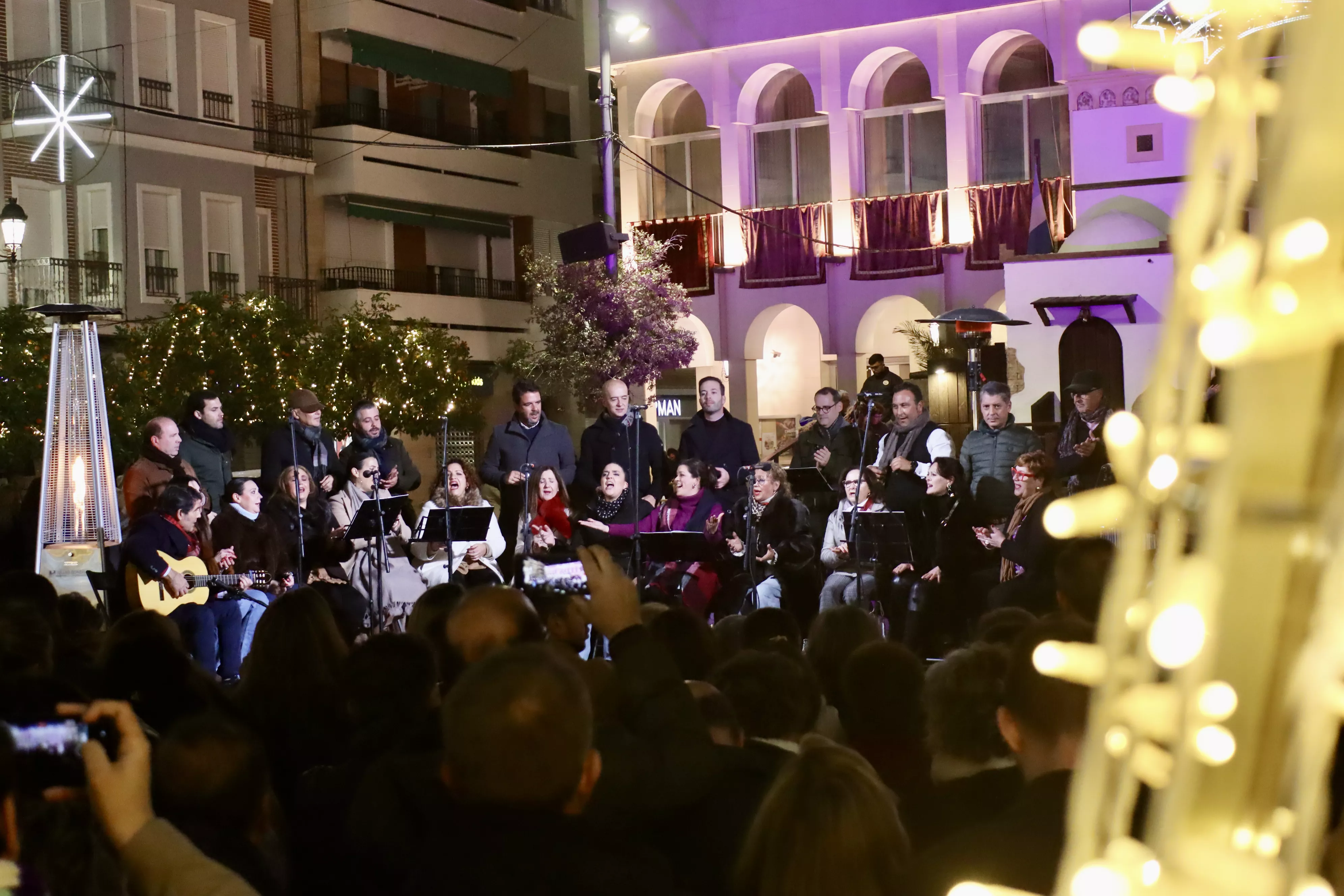 Coro de la Hermandad del Rocío de Huelva en Lucena Coro de la Hermandad del Rocío de Huelva en Lucena