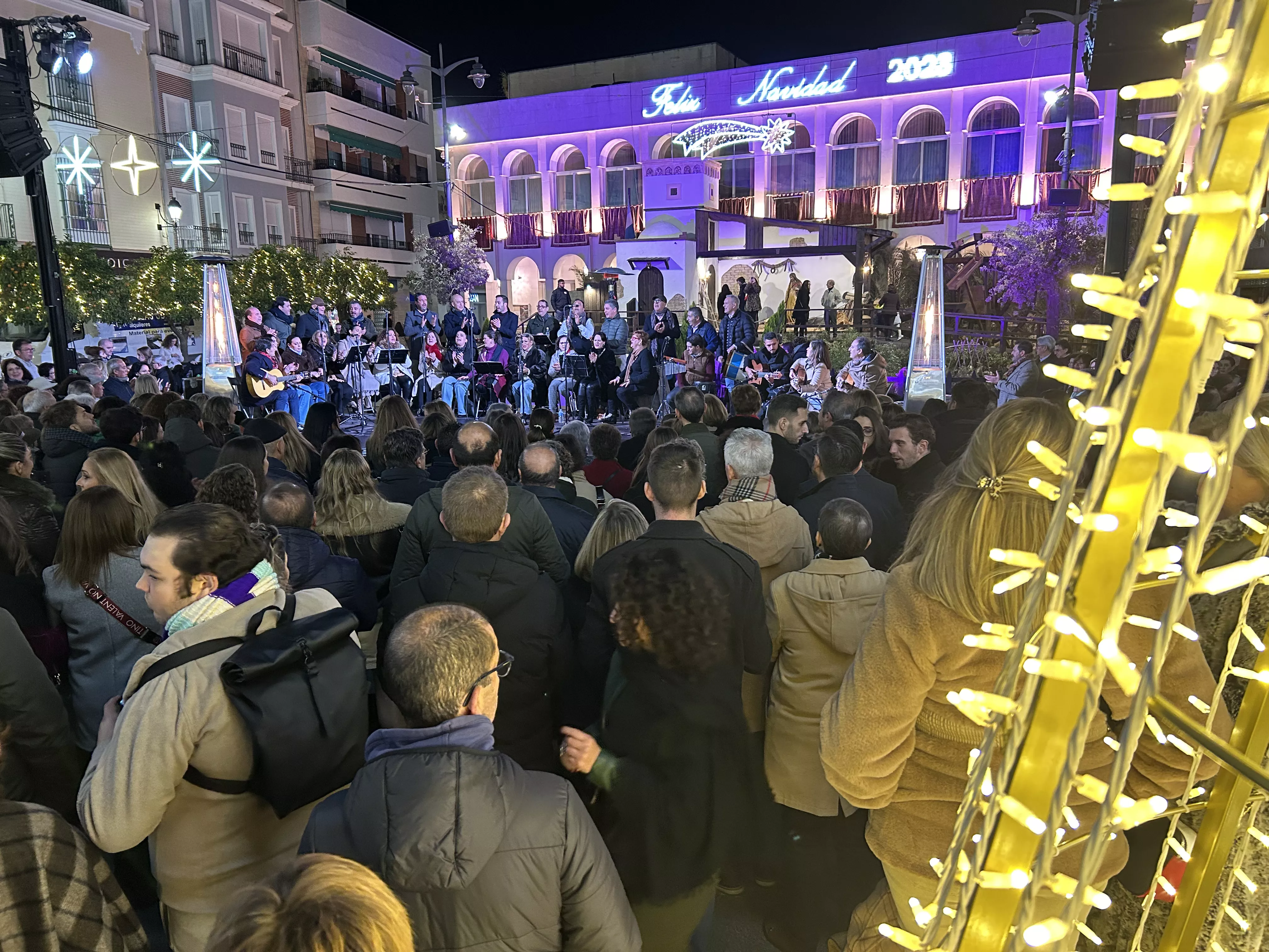 Coro de la Hermandad del Rocío de Huelva en Lucena Coro de la Hermandad del Rocío de Huelva en Lucena